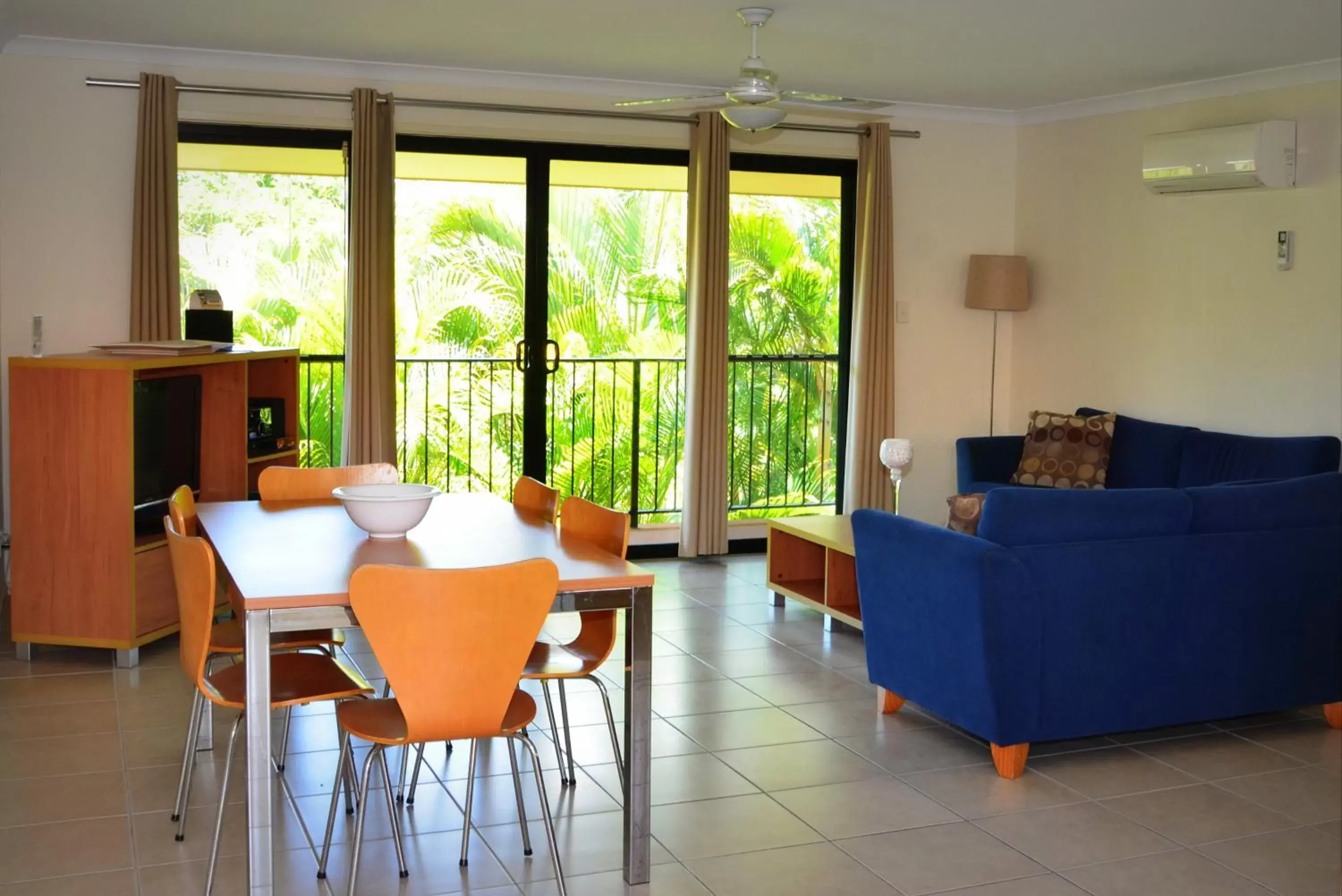 Photo of the whole room, Dining Area in Arlia Sands Apartments