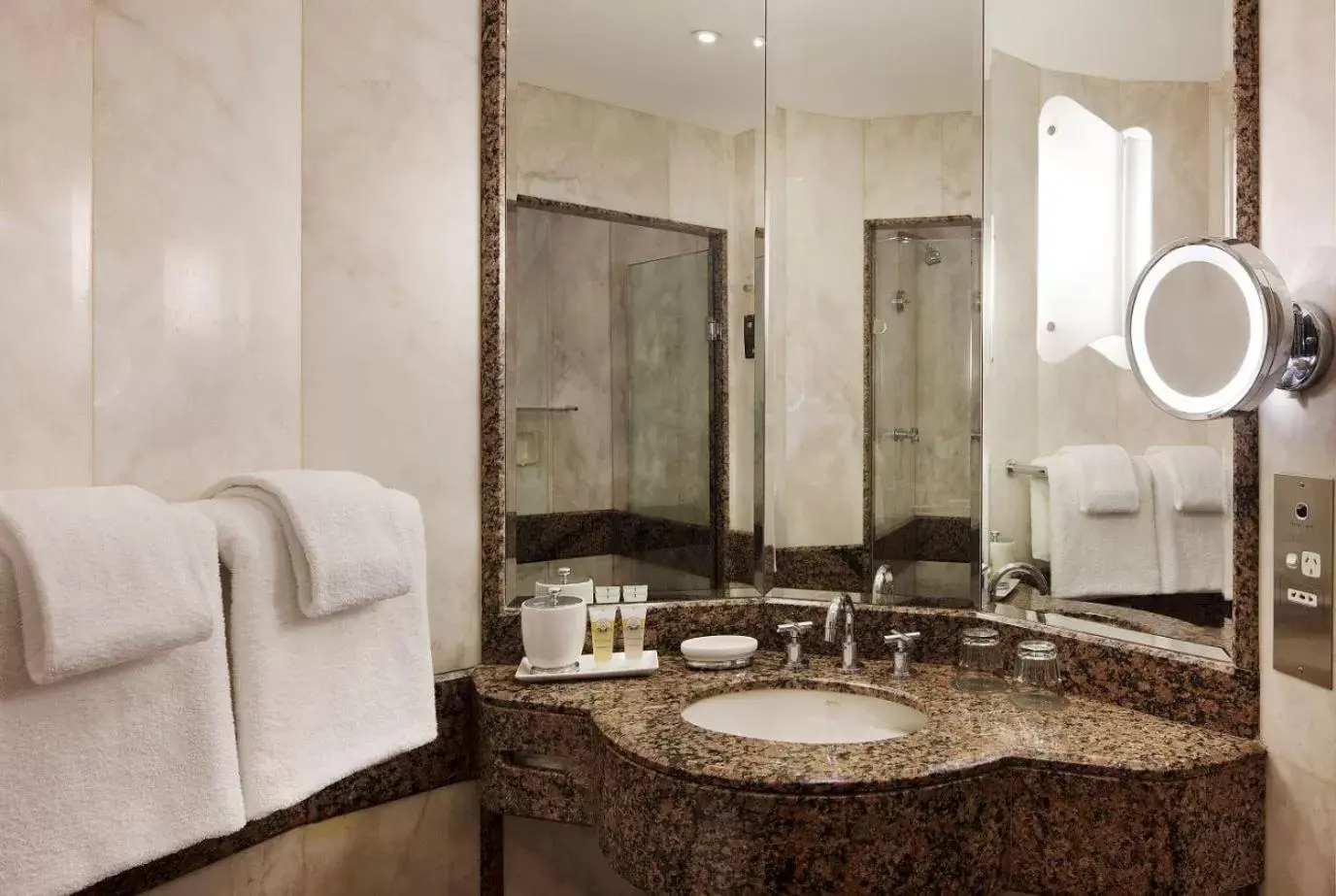 Bathroom in Sofitel Sydney Wentworth