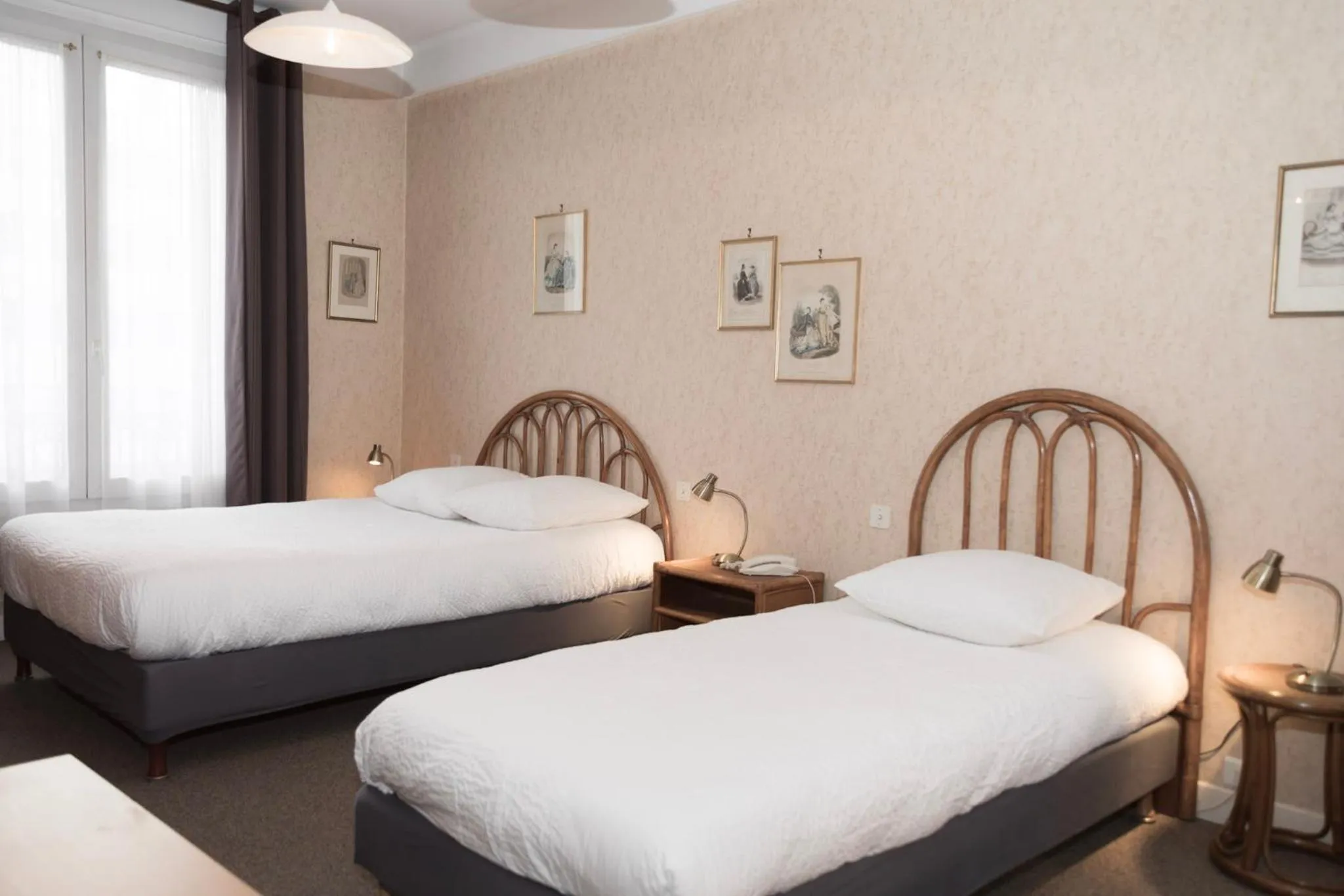 Bed in Cit'Hotel Aéro-Hotel