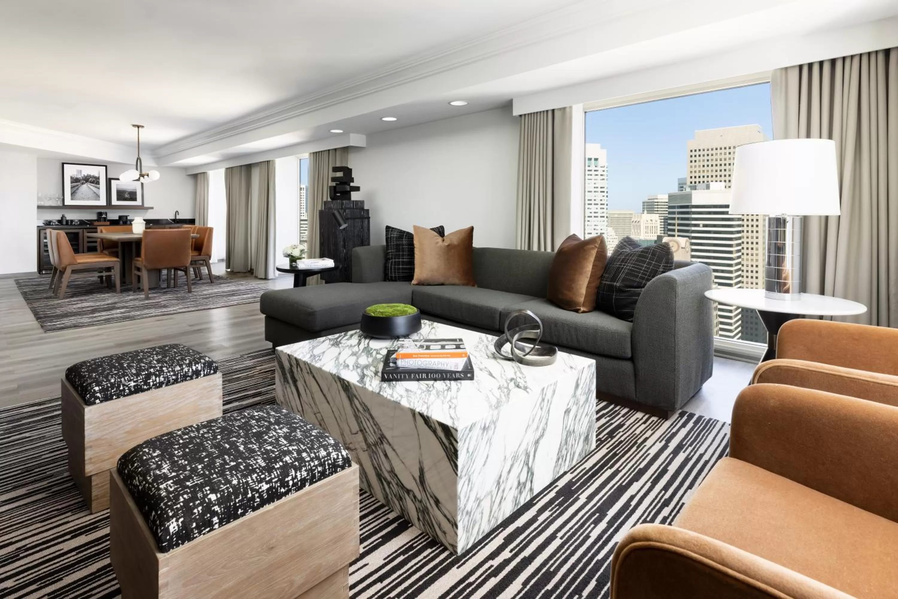 Living room in Hyatt Regency San Francisco Downtown SOMA