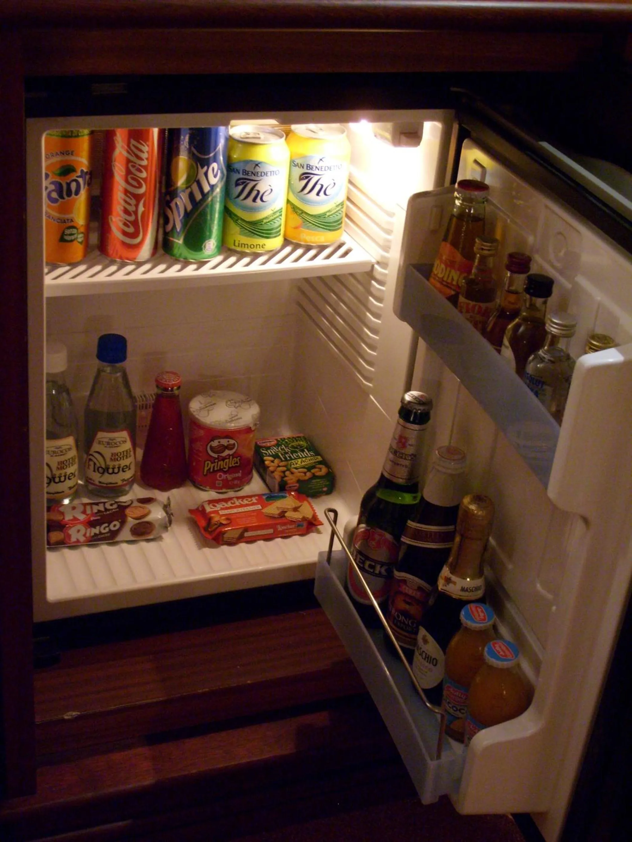 Food and drinks in Hotel Motel Flower