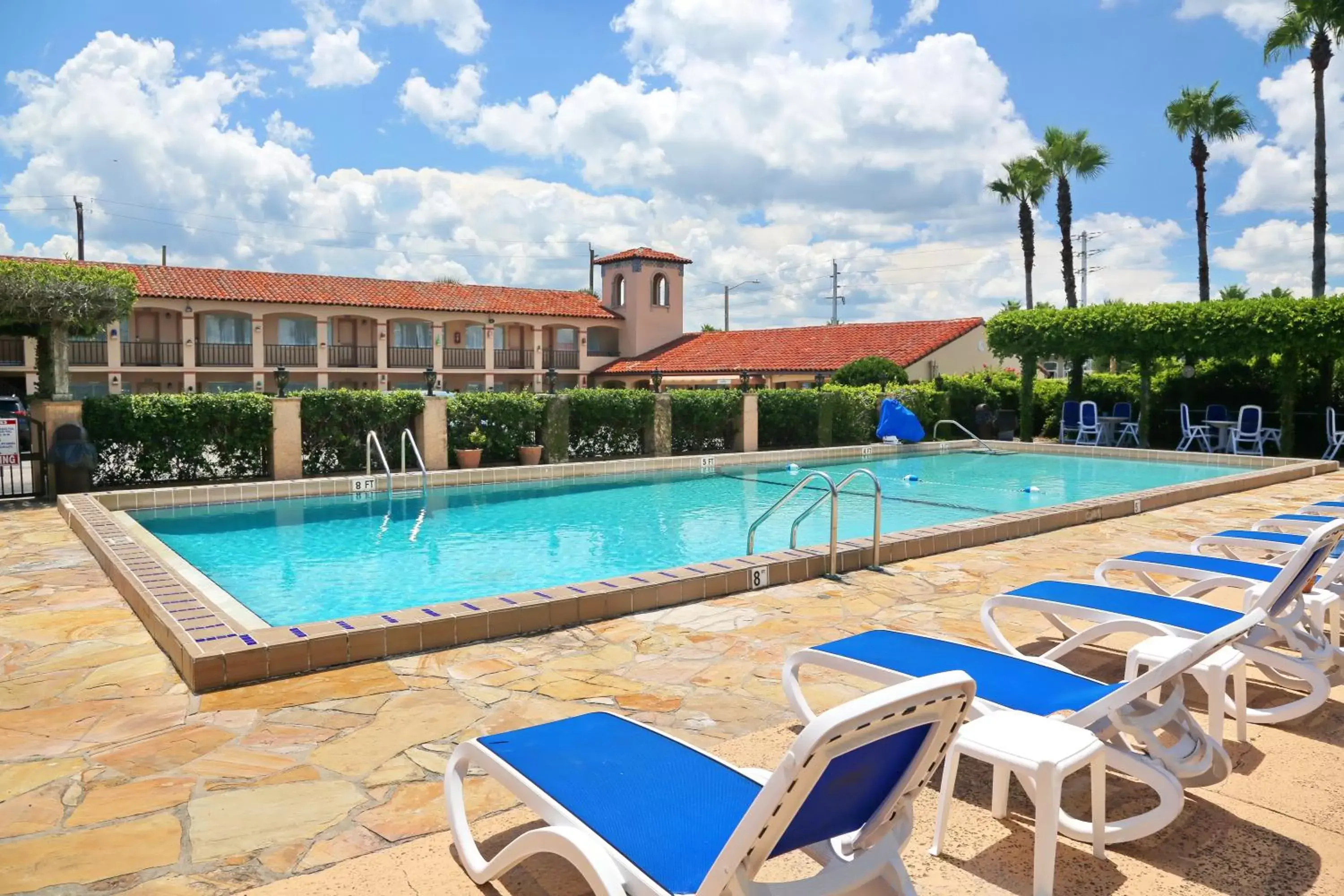 Swimming Pool in La Fiesta Ocean Inn & Suites