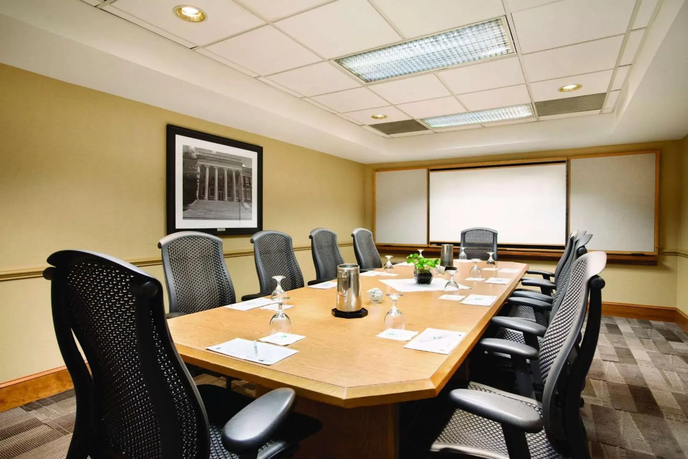 Meeting/conference room in Embassy Suites by Hilton Greensboro Airport