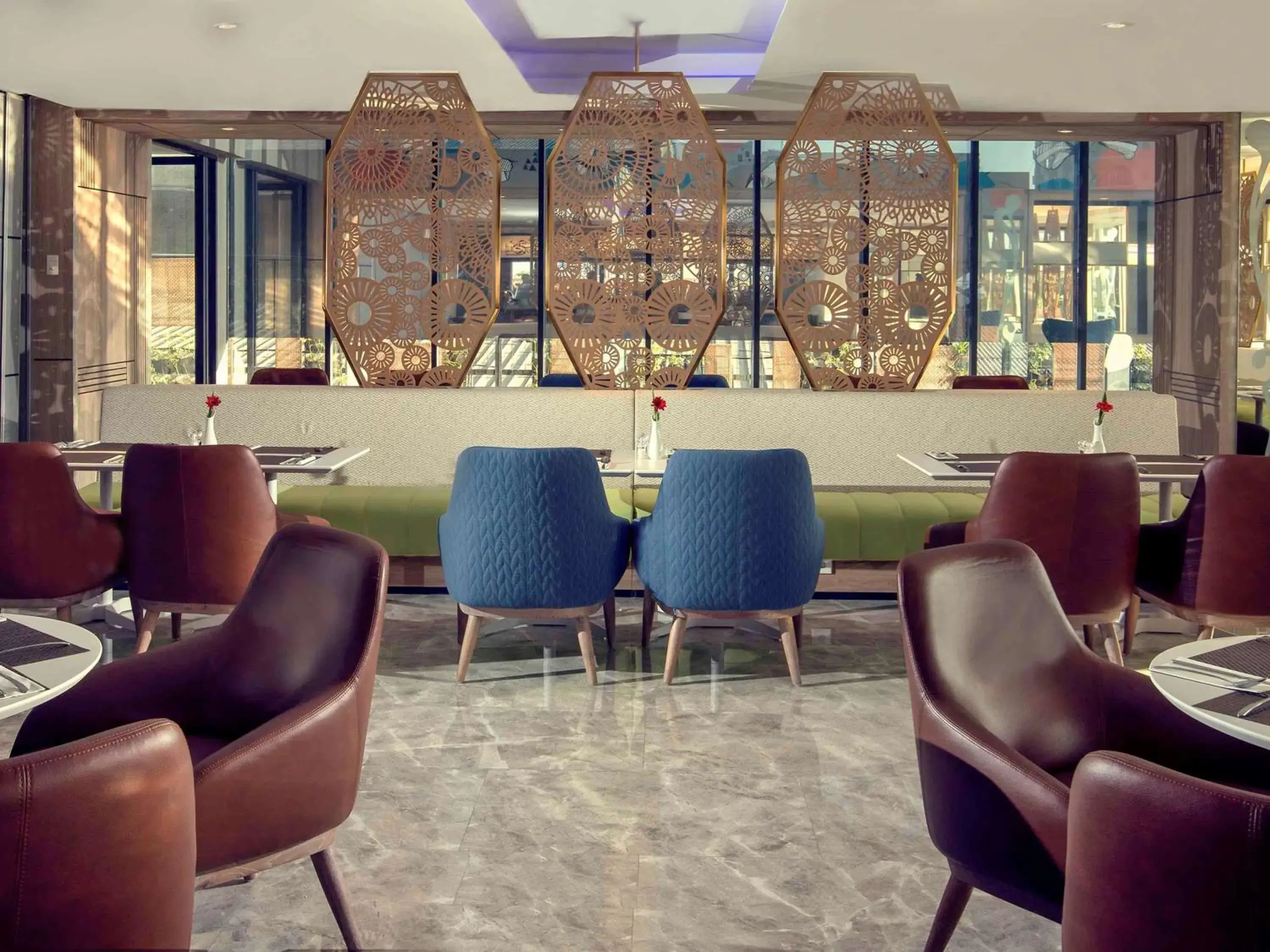 Restaurant/places to eat, Lounge/Bar in Hotel Mercure Bandung City Centre