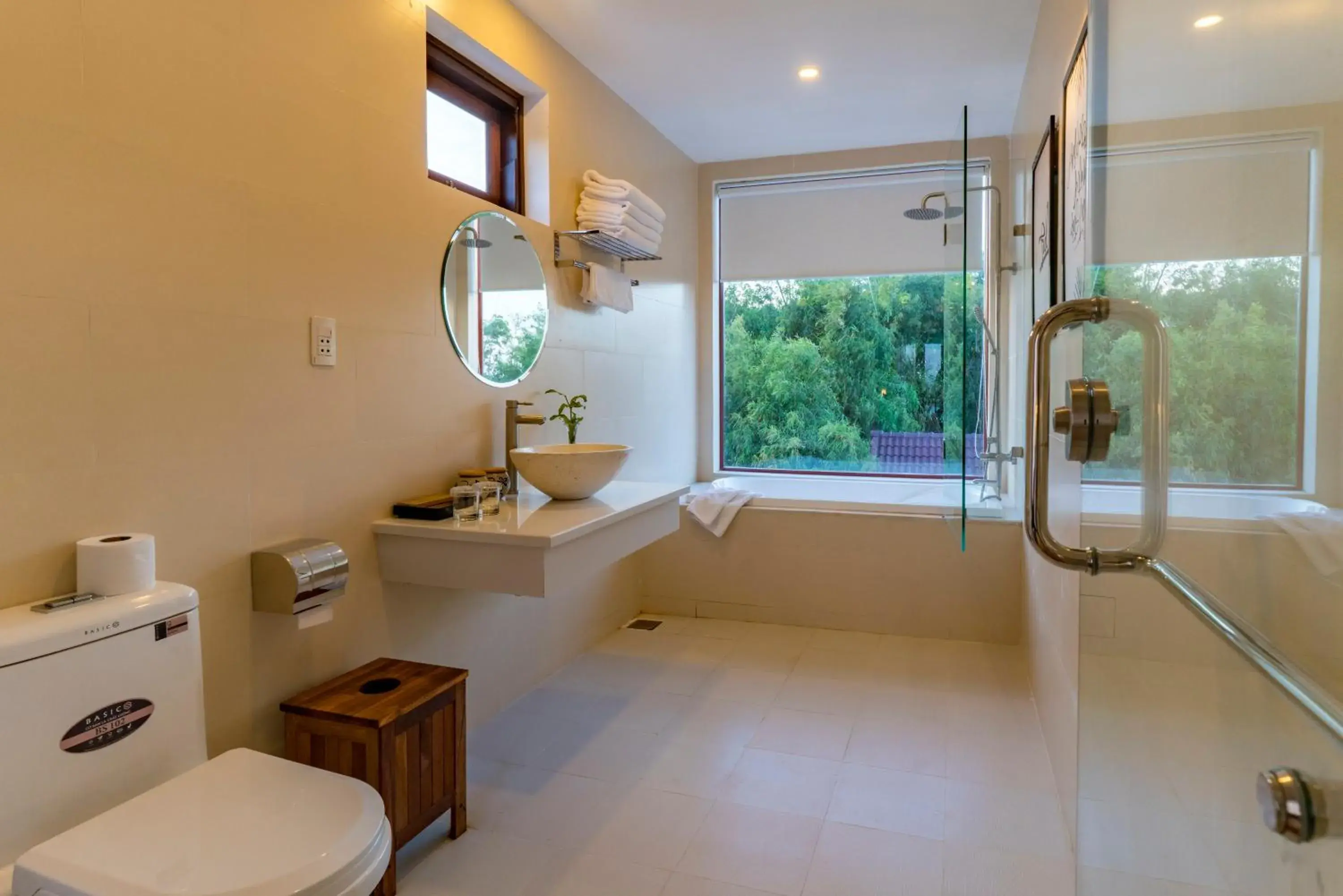 Bathroom in Riverside Hamlet Homestay & Villa