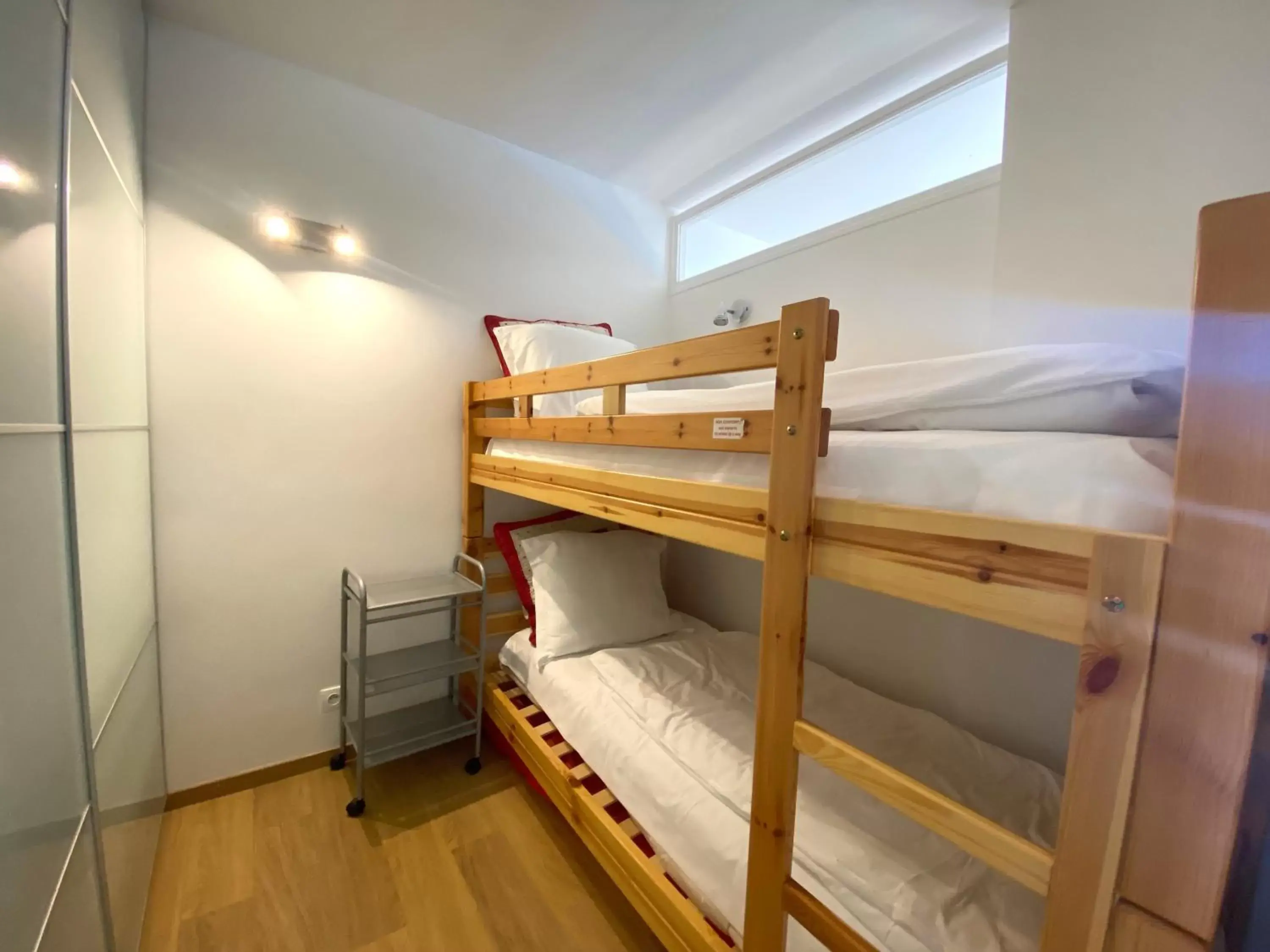 Bunk Bed in Hôtel Rent