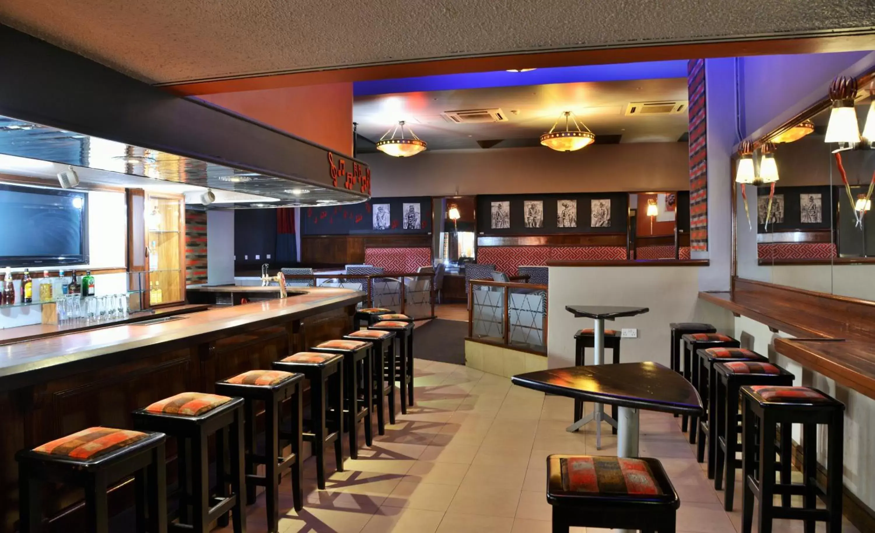 Lounge or bar in Cresta Jameson Hotel Lounge or bar in Cresta Jameson Hotel