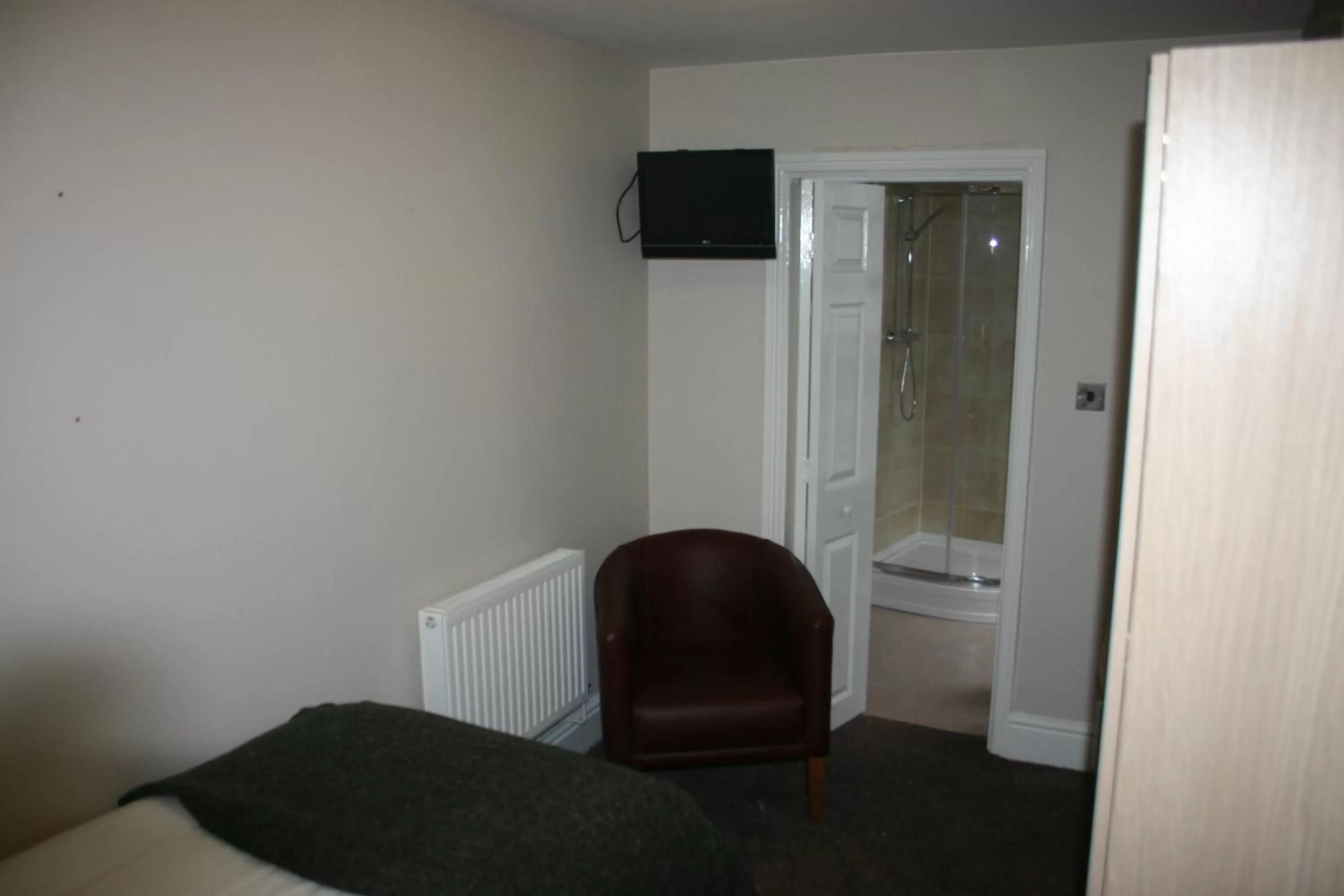 Bedroom, TV/Entertainment Center in The Station