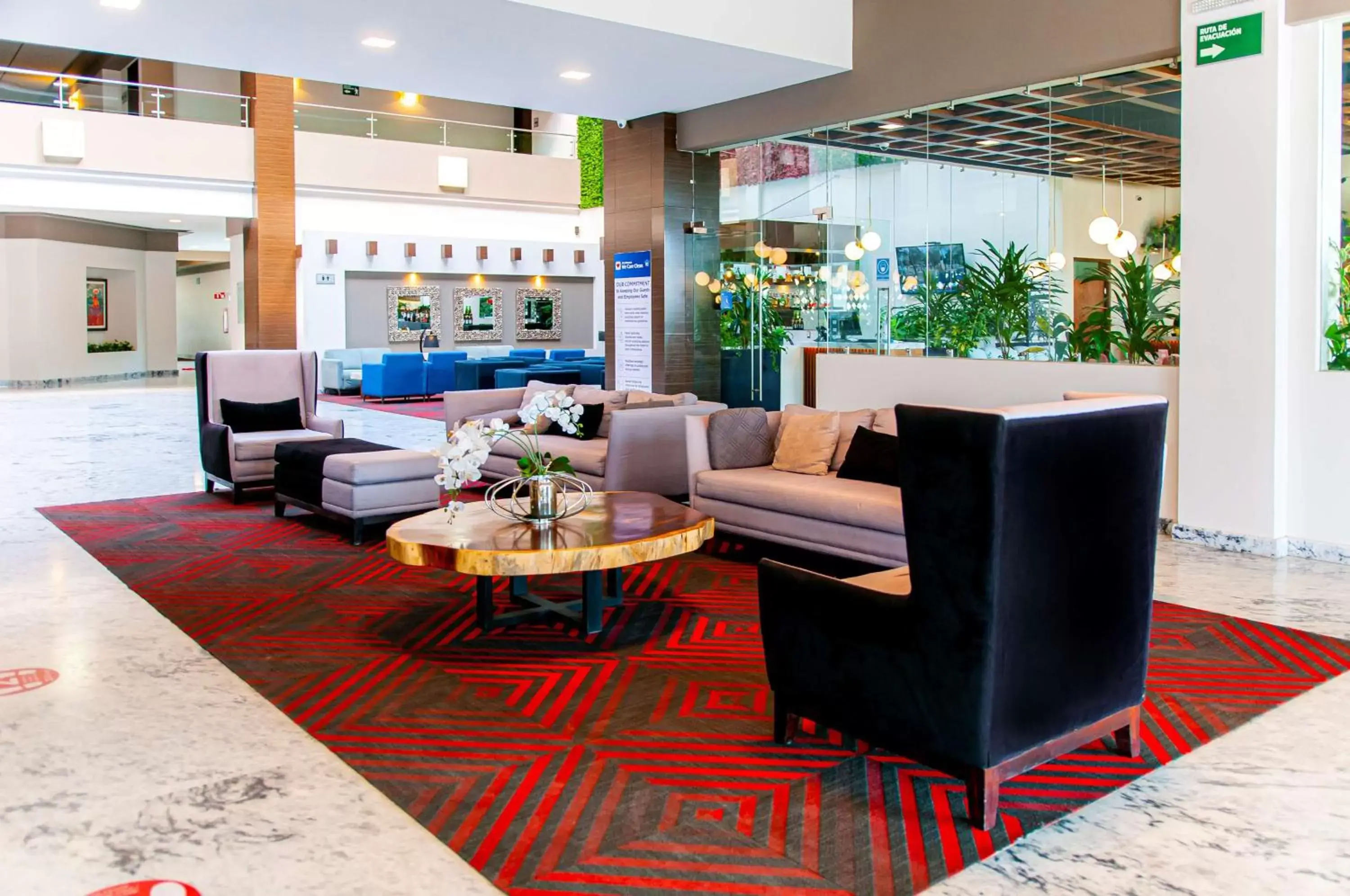 Lobby or reception in Best Western Plus Santa Cecilia Pachuca