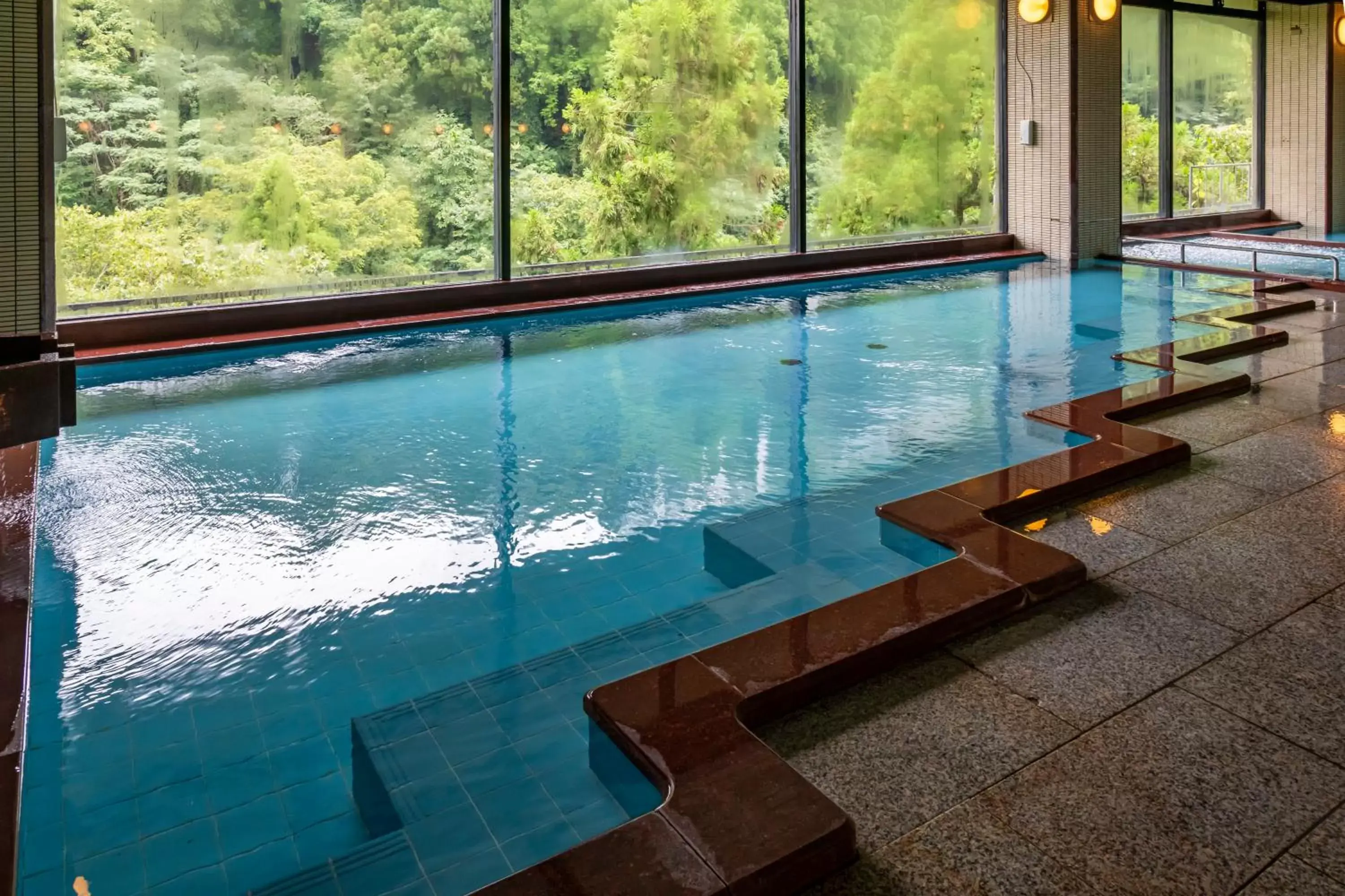 Hot Spring Bath, Swimming Pool in Yamanaka Onsen Hanatsubaki                                                 