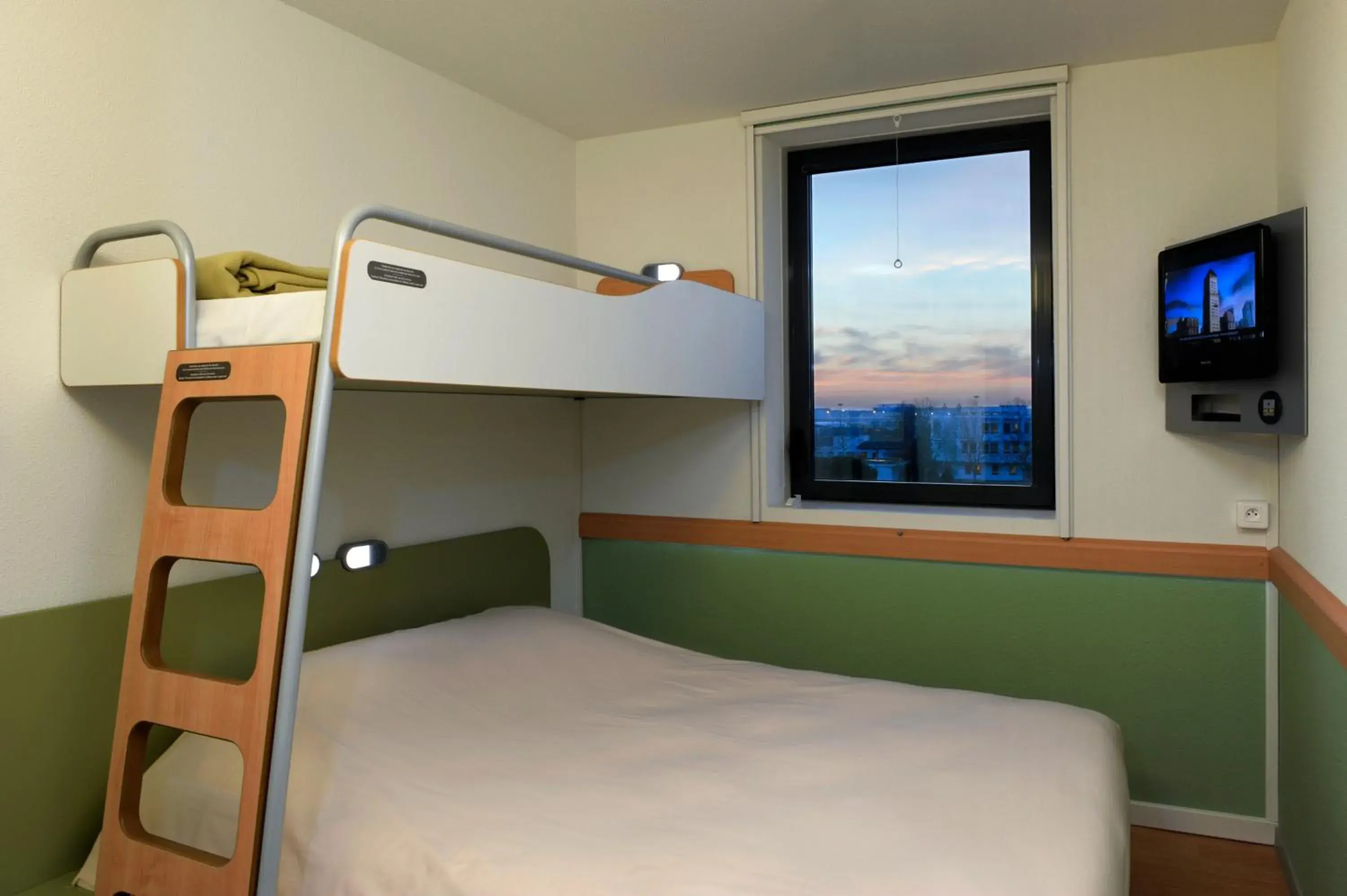 bunk bed in ibis budget Istres Trigance