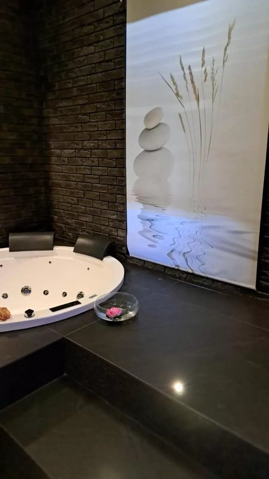 Hot Tub in Lungomare Suite & Spa
