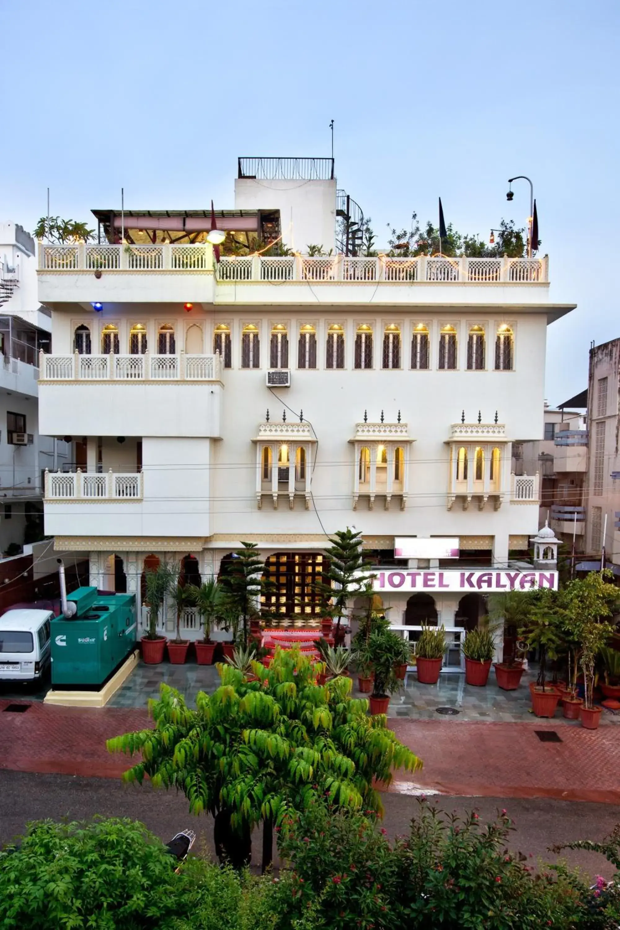 Facade/entrance, Property Building in Hotel Kalyan