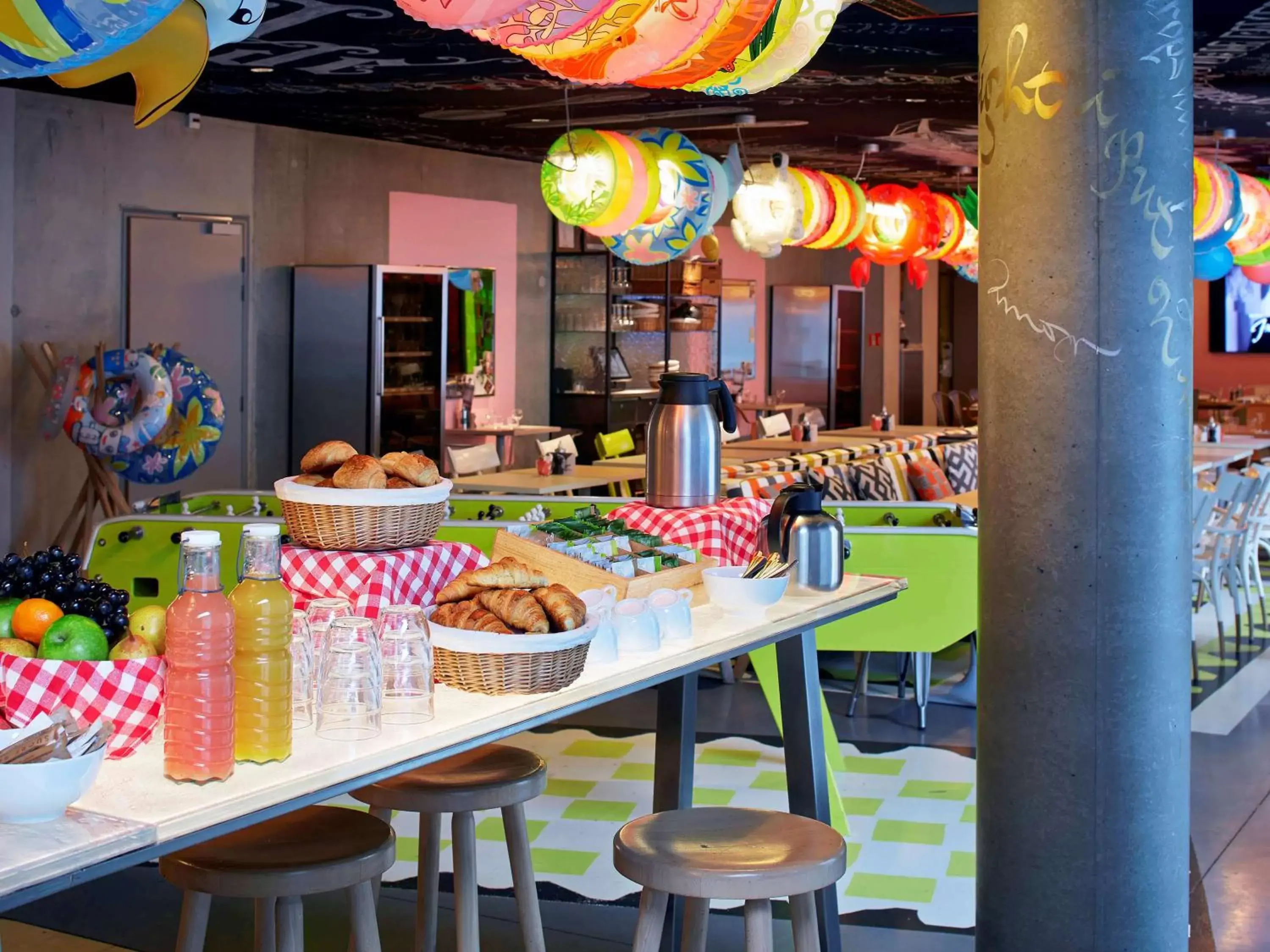 Restaurant/places to eat in Mama Shelter Lyon