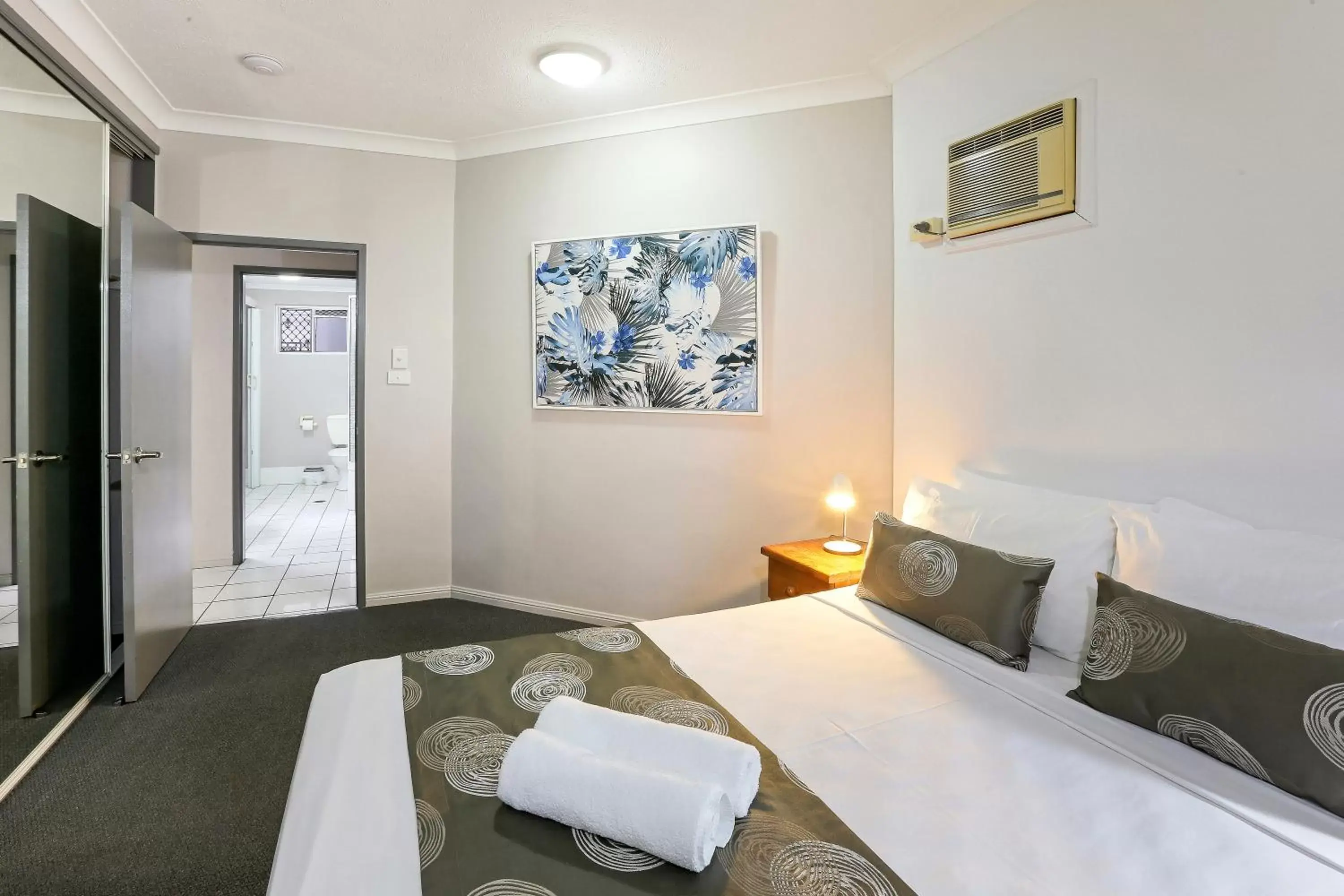 Bedroom, Bed in Citysider Cairns Holiday Apartments