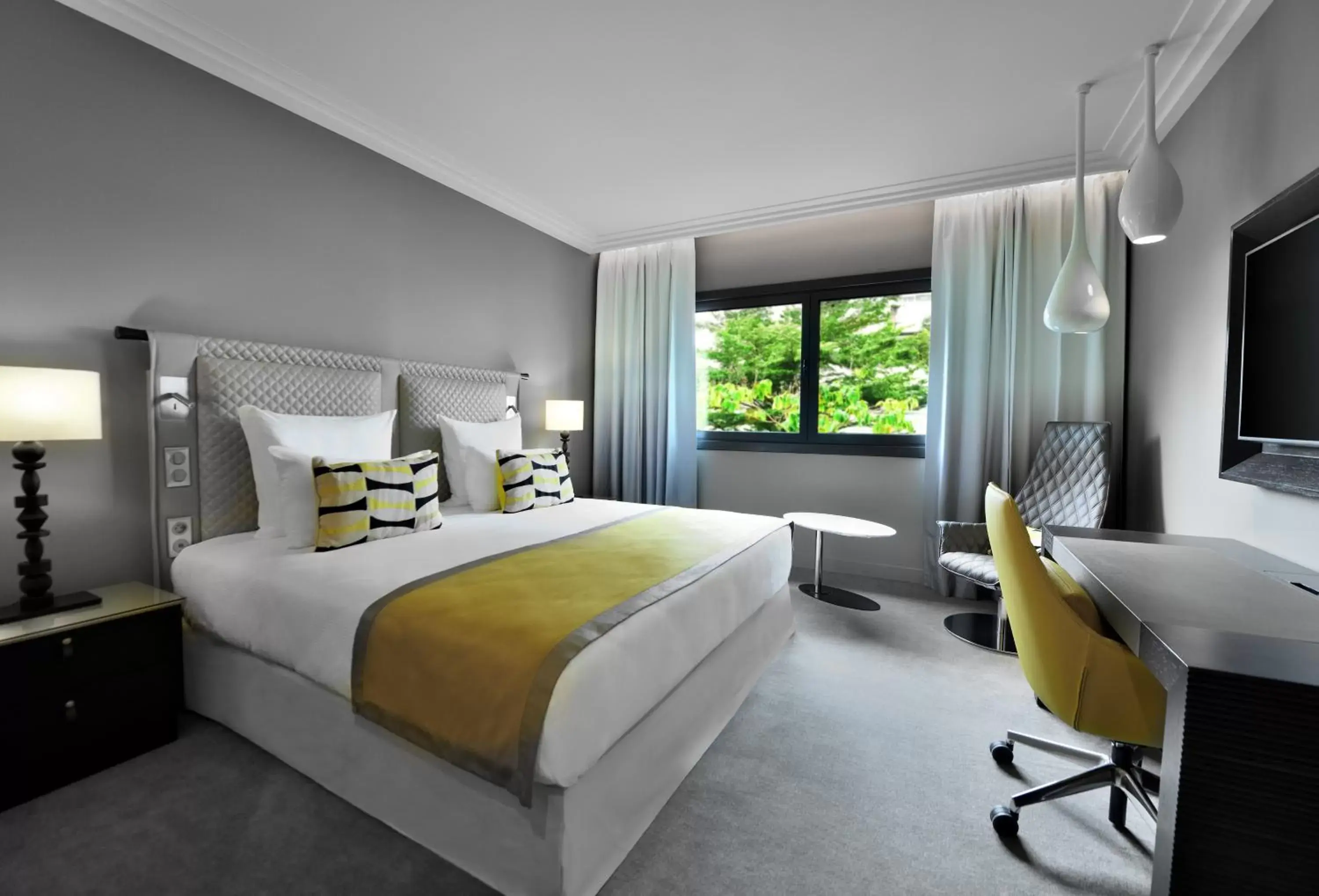 Property building, Bed in Movenpick Hotel Abidjan-Accor Group Property building, Bed in Movenpick Hotel Abidjan-Accor Group