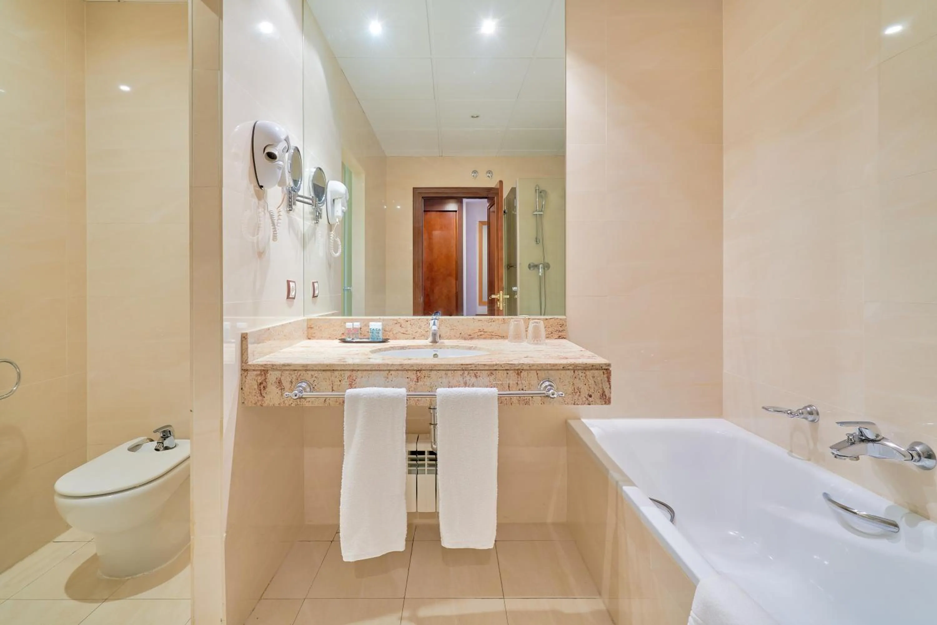 Bathroom in Hotel Fontecruz Ávila