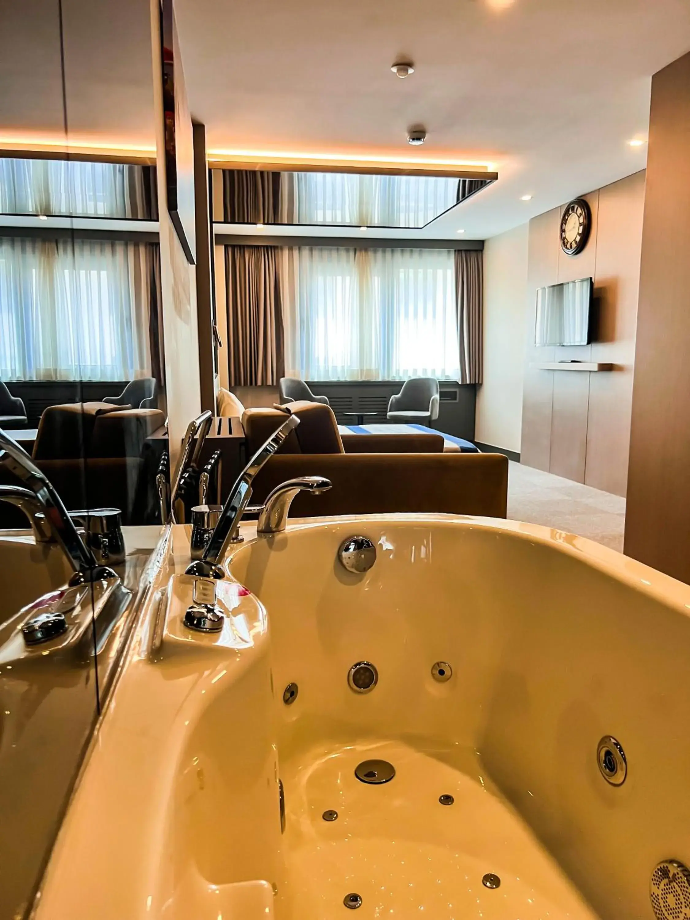 Massage, Bathroom in Triada Hotel Karaköy