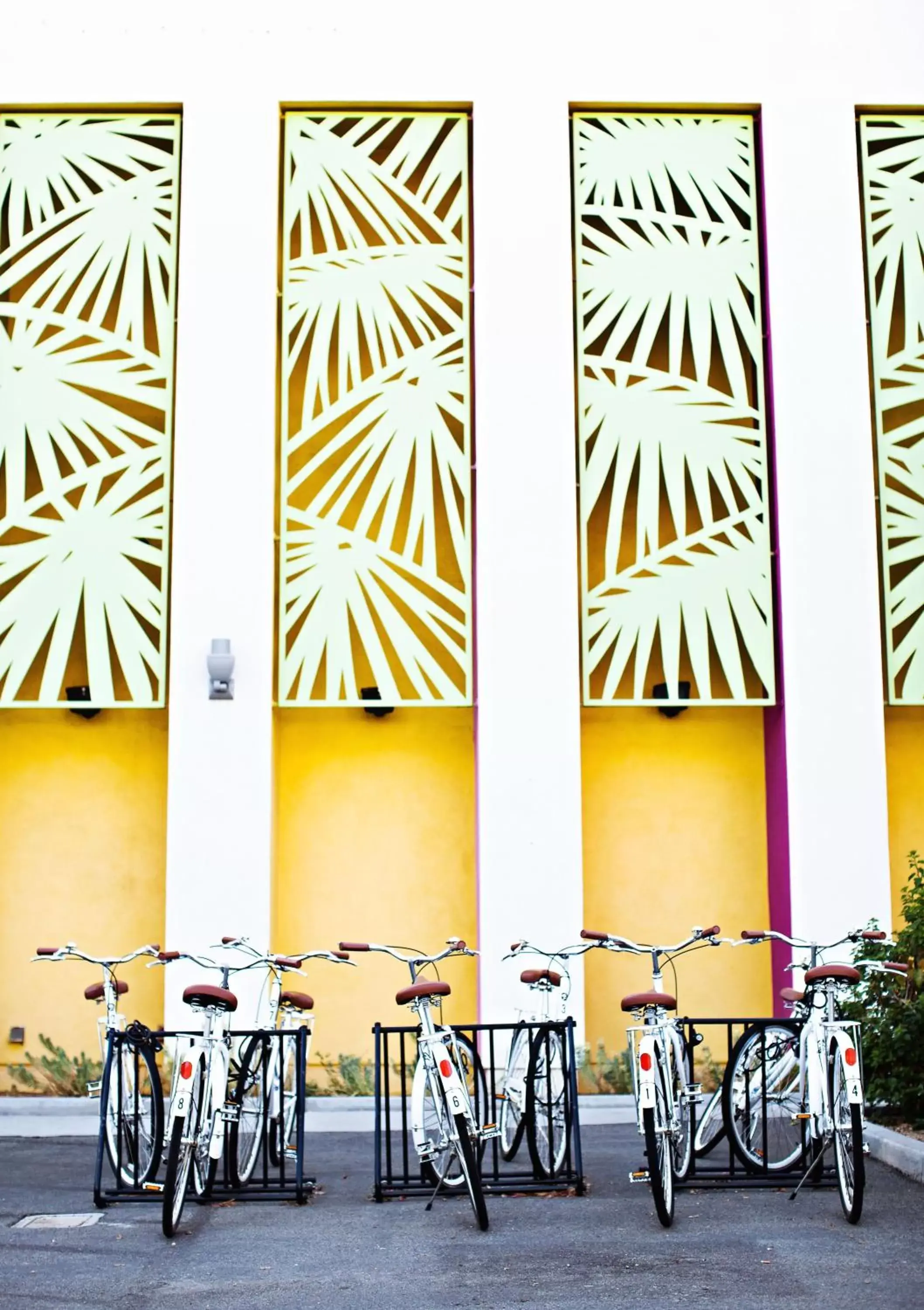 Facade/entrance, Restaurant/Places to Eat in The Saguaro Palm Springs