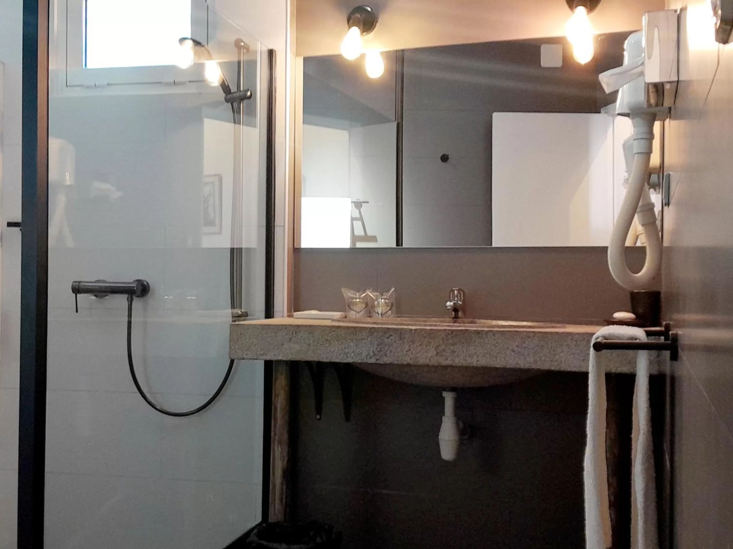 Bathroom in La Varangue