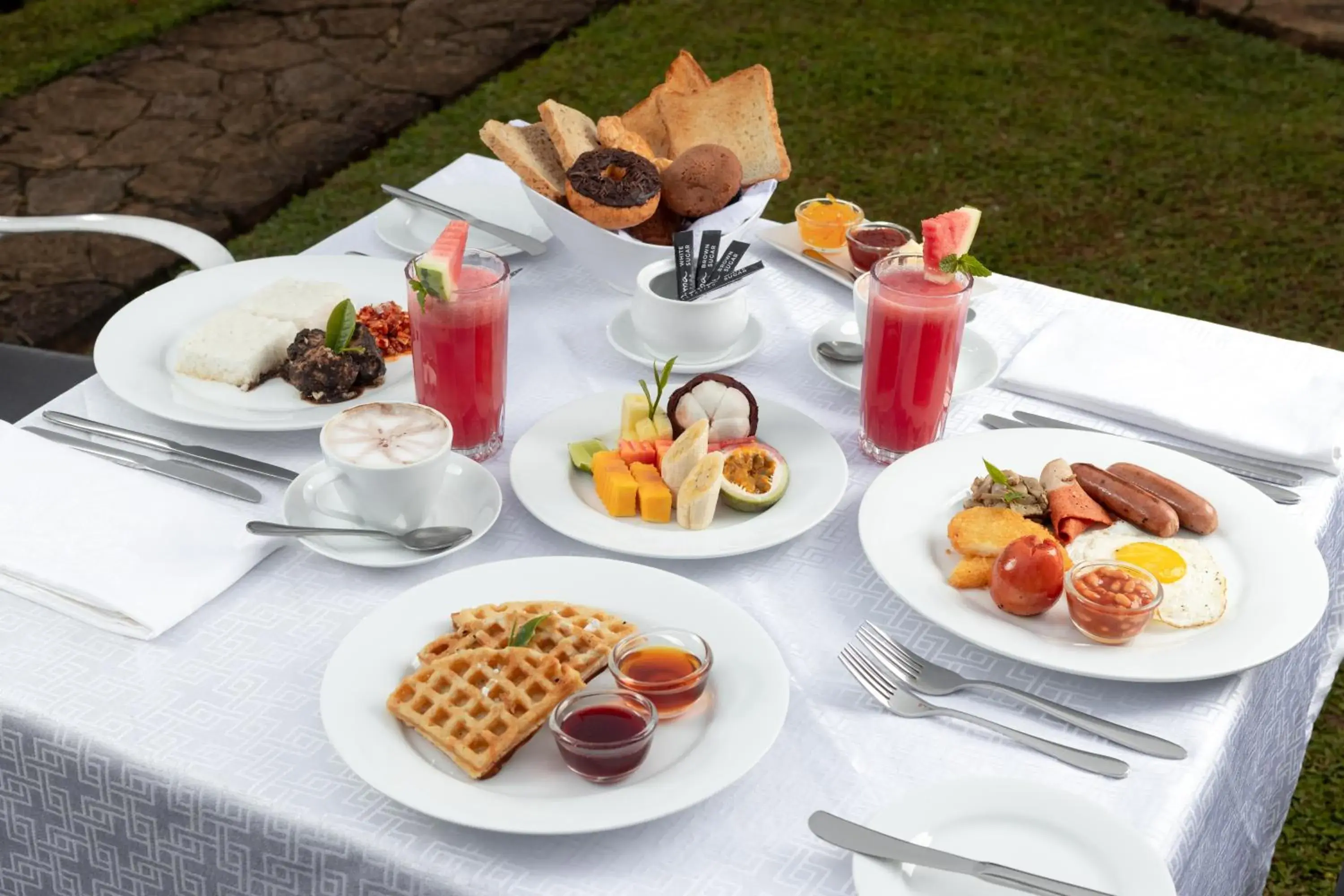 Meals, Breakfast in Mountbatten Bungalow