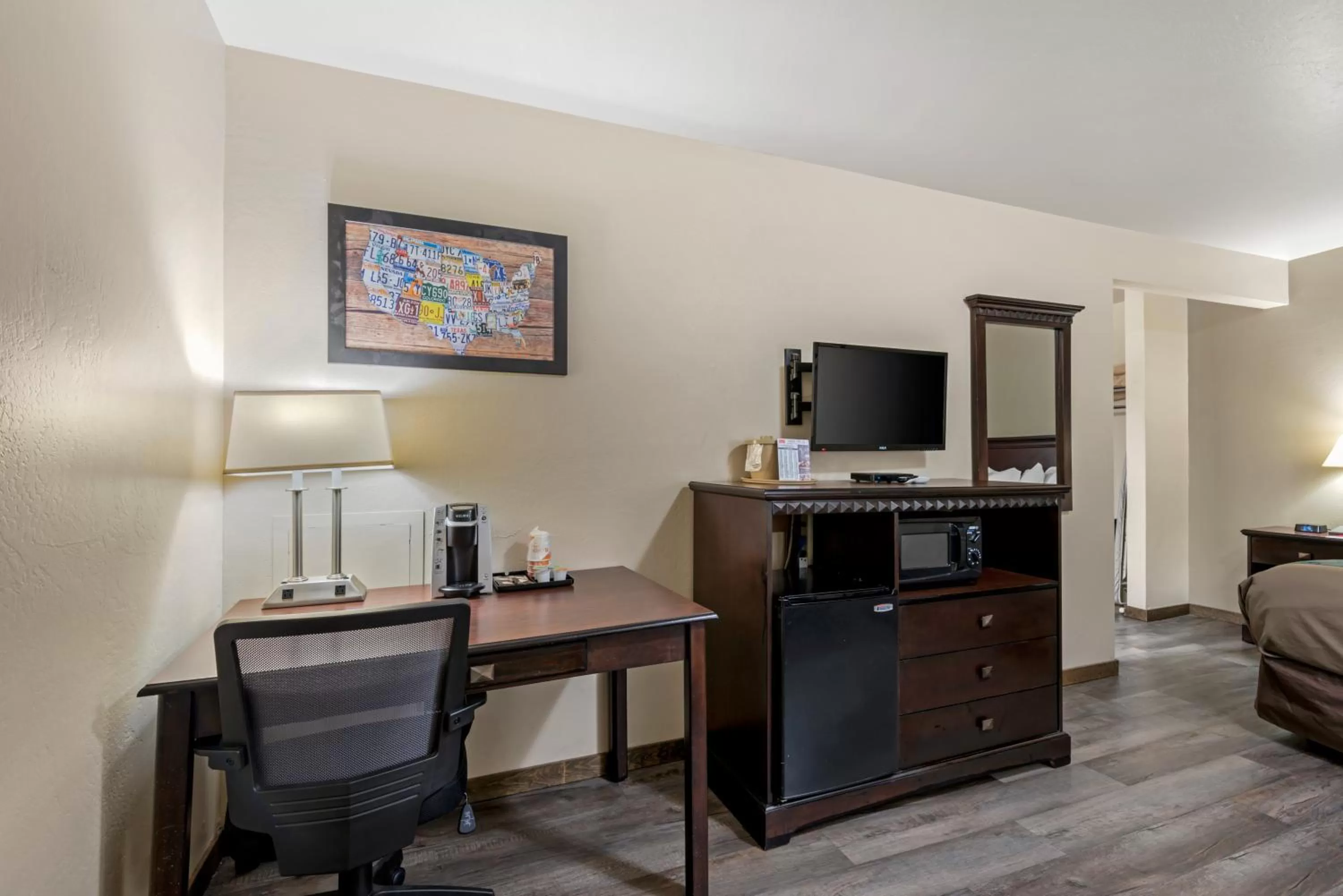 TV and multimedia in Quality Inn Gunnison-Crested Butte