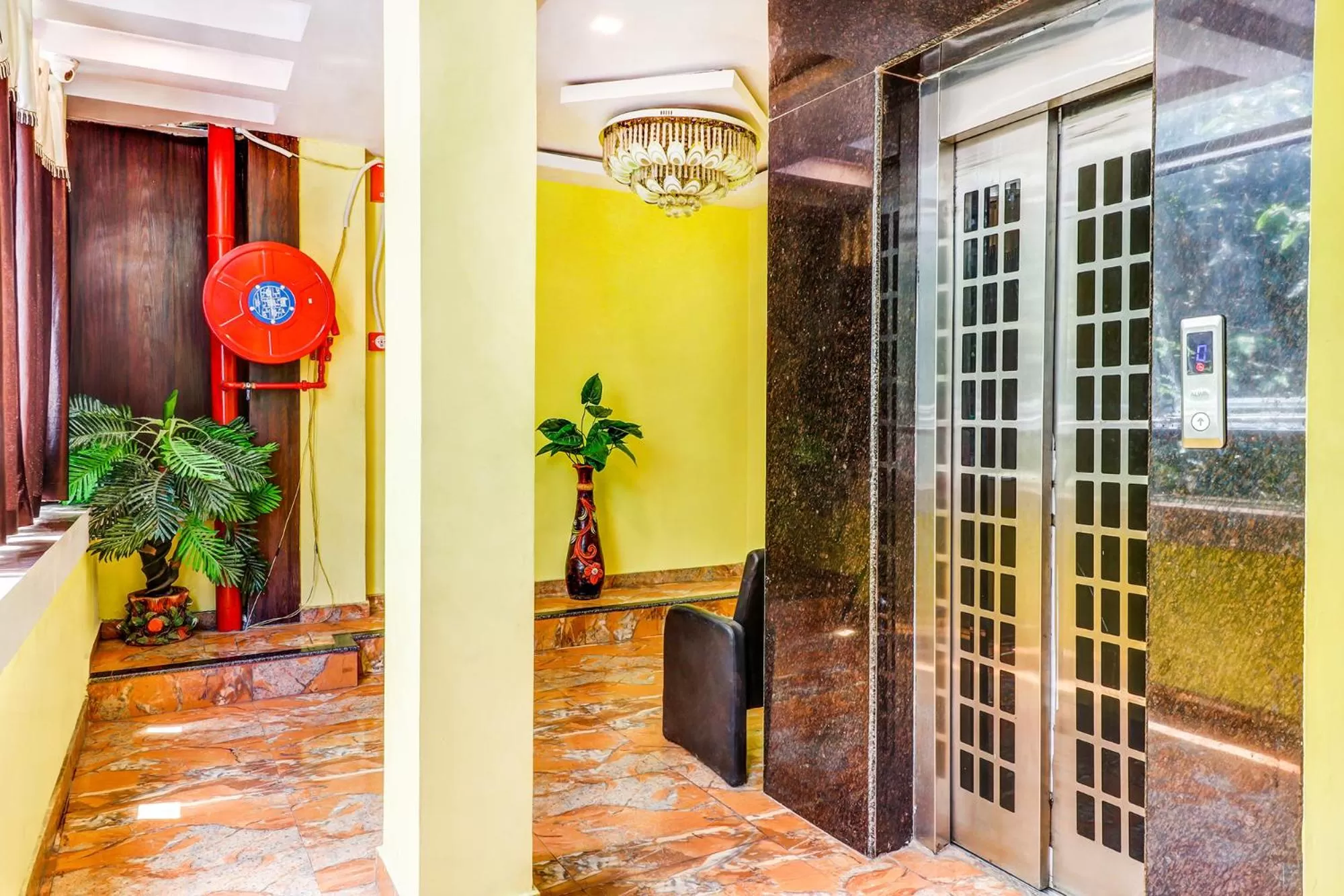 Facade/entrance in FabHotel Gazal Residency Mahanagar