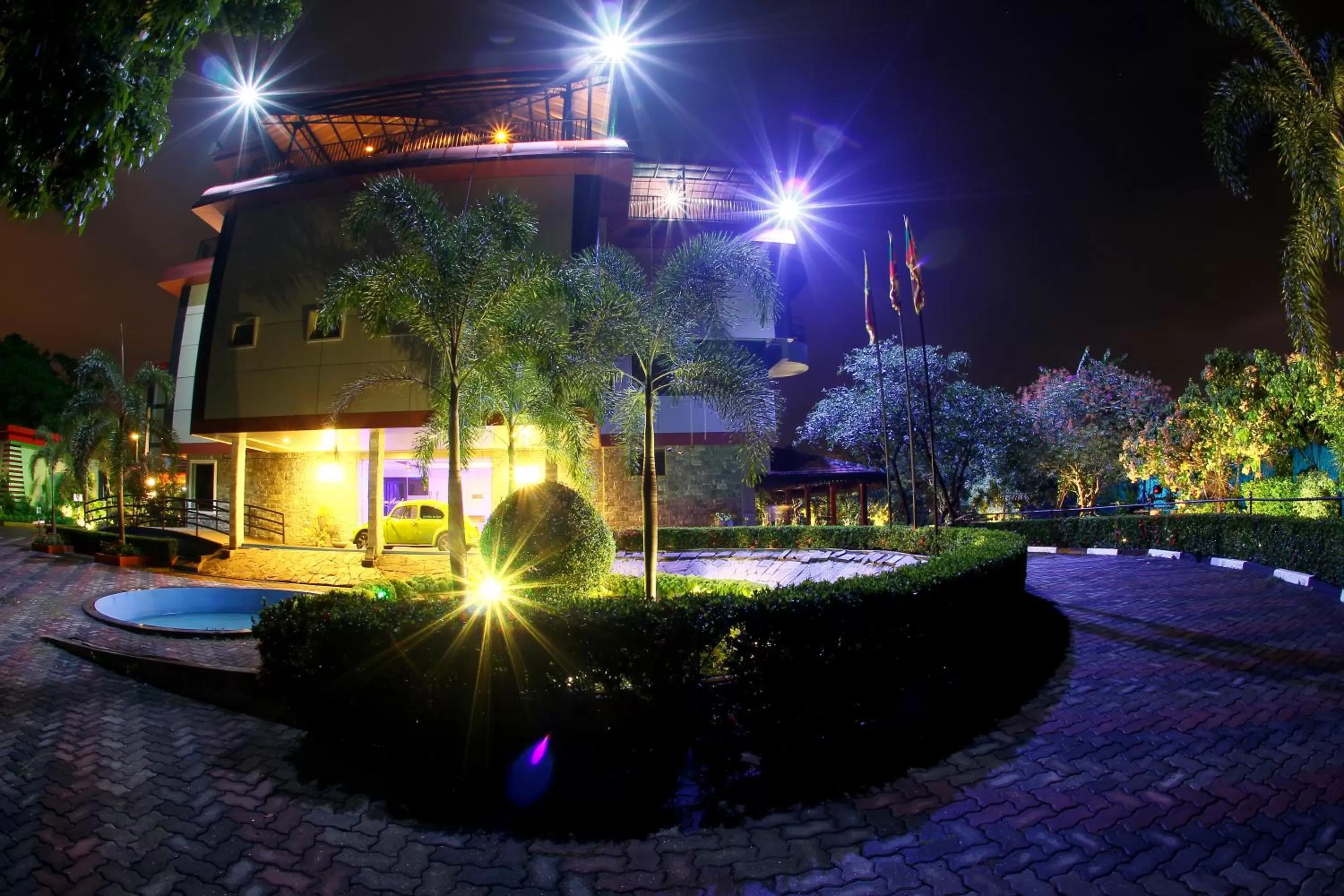 Opulent River Face Hotel