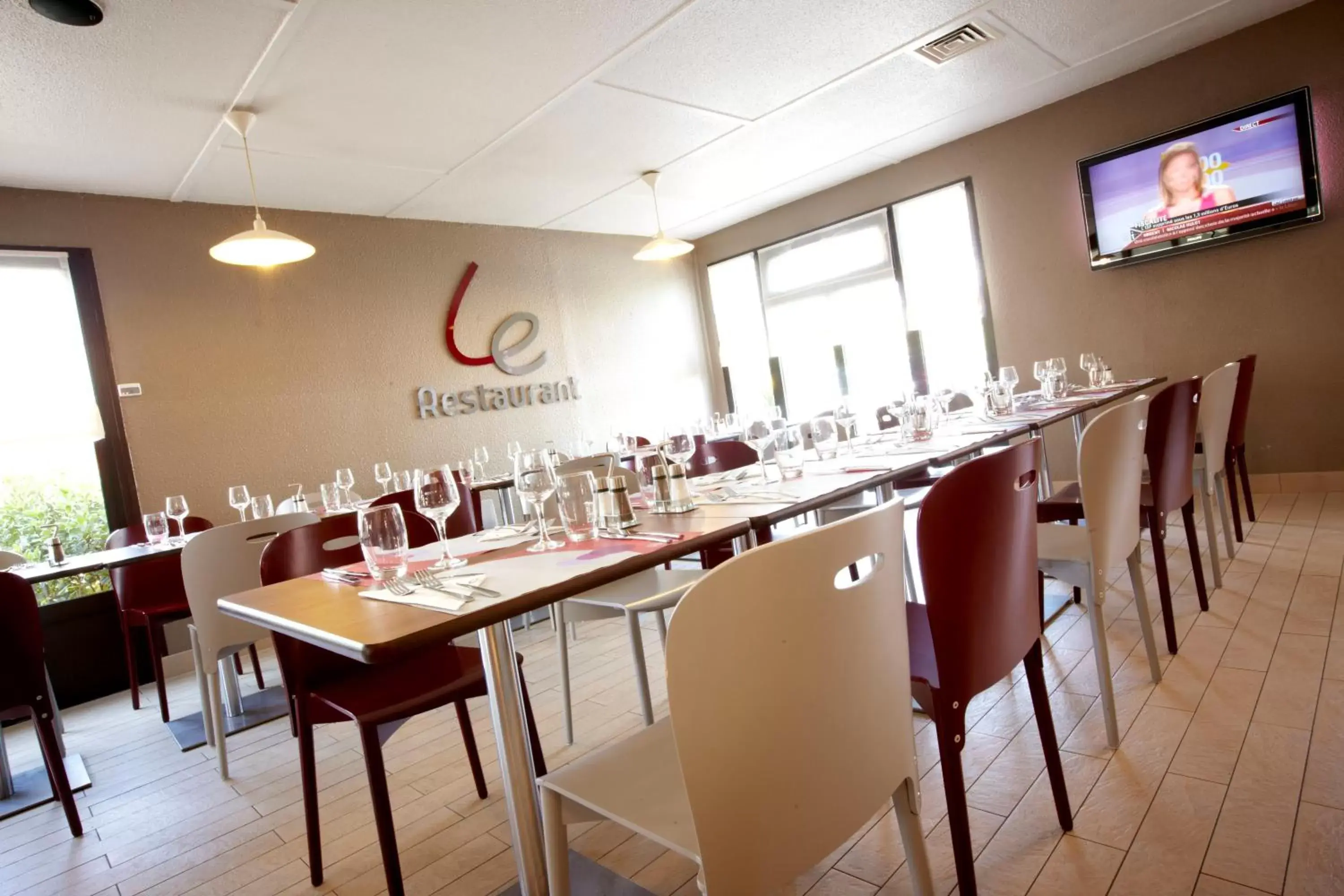 Business facilities, Restaurant/Places to Eat in Campanile Bordeaux Est - Artigues
