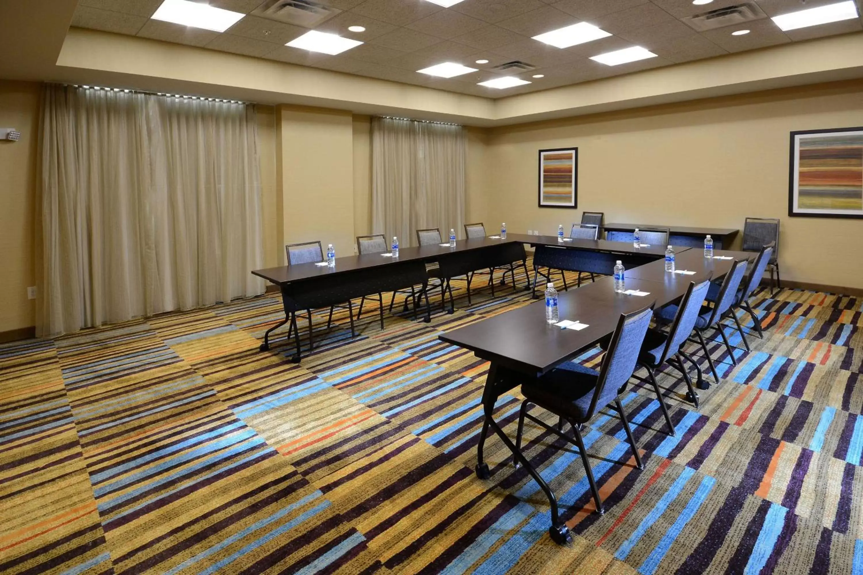 Meeting/conference room in Fairfield Inn & Suites by Marriott Raleigh Capital Blvd./I-540