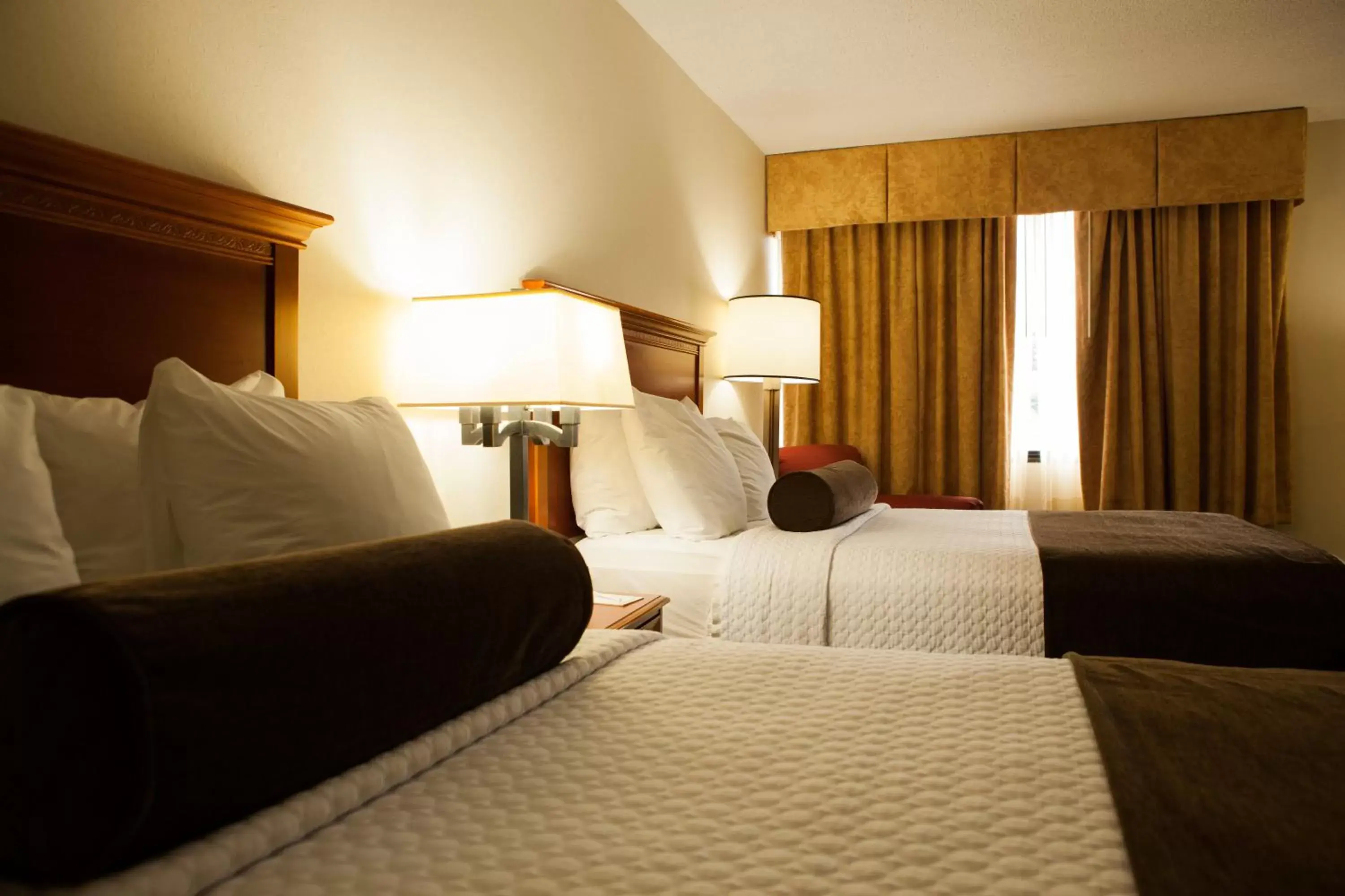 Photo of the whole room, Bed in Crowne Plaza Hotel Hickory, an IHG Hotel