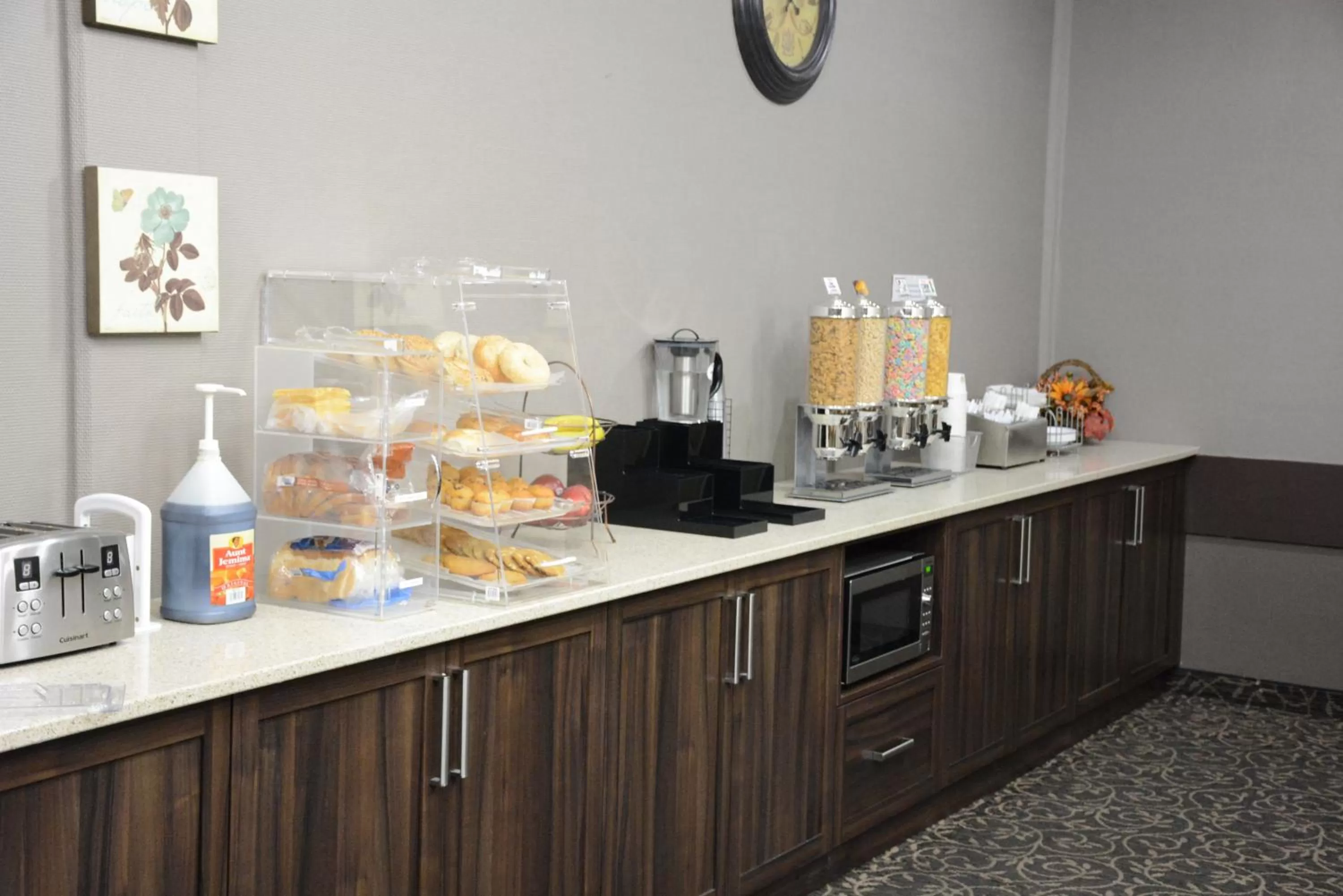 Breakfast in Travelodge by Wyndham Lethbridge