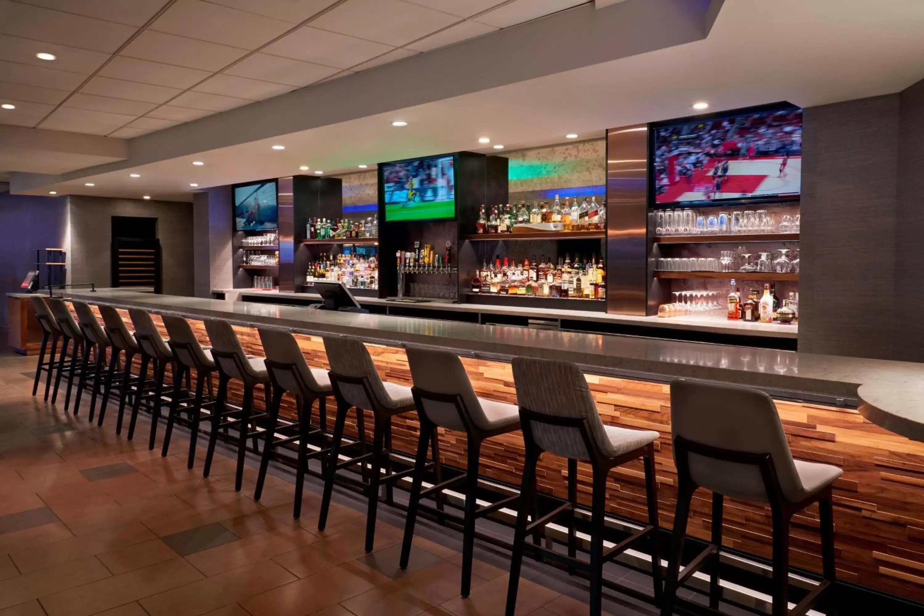 Restaurant/places to eat, Lounge/Bar in Toronto Marriott City Centre Hotel