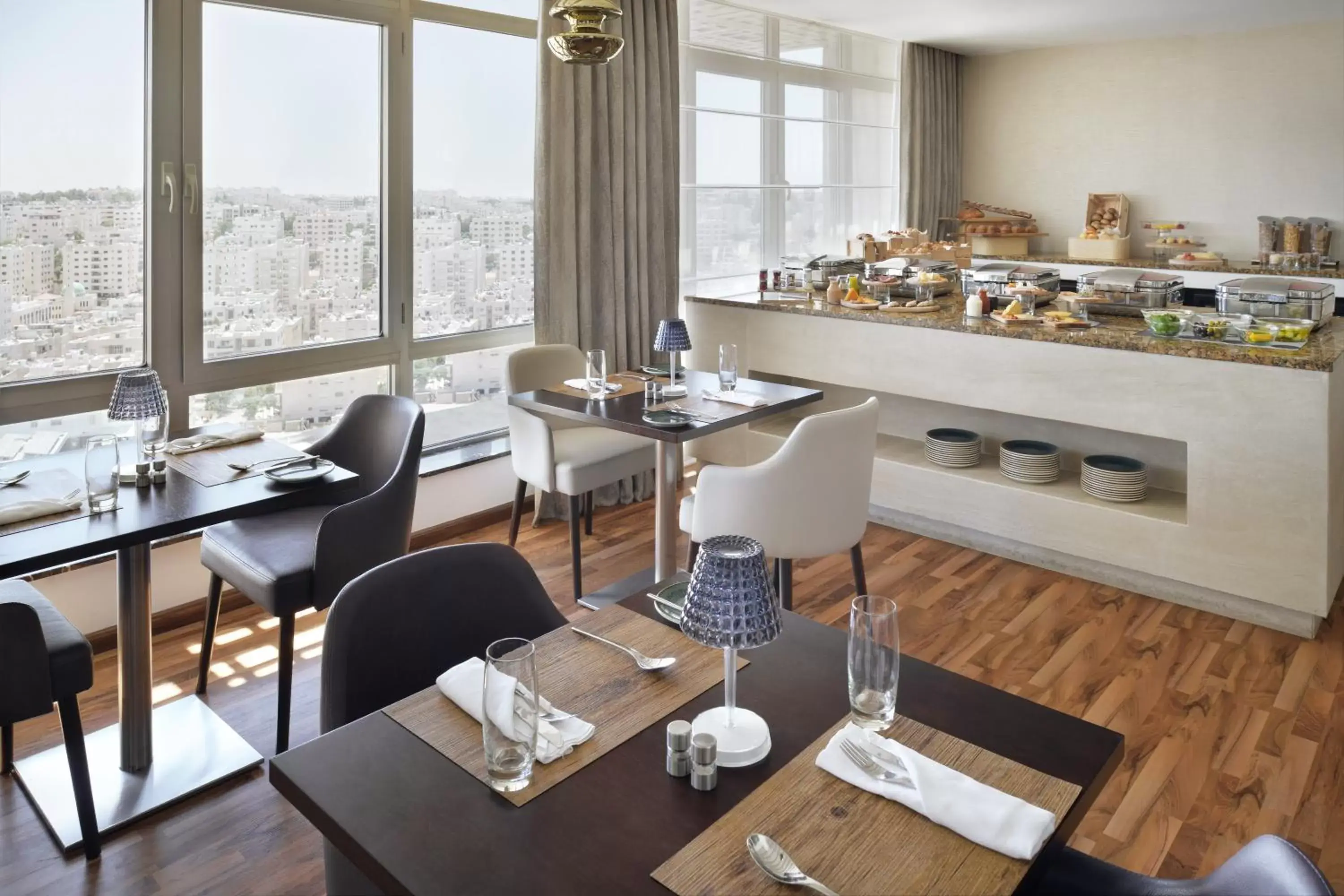 Restaurant/Places to Eat in Mövenpick Hotel Amman