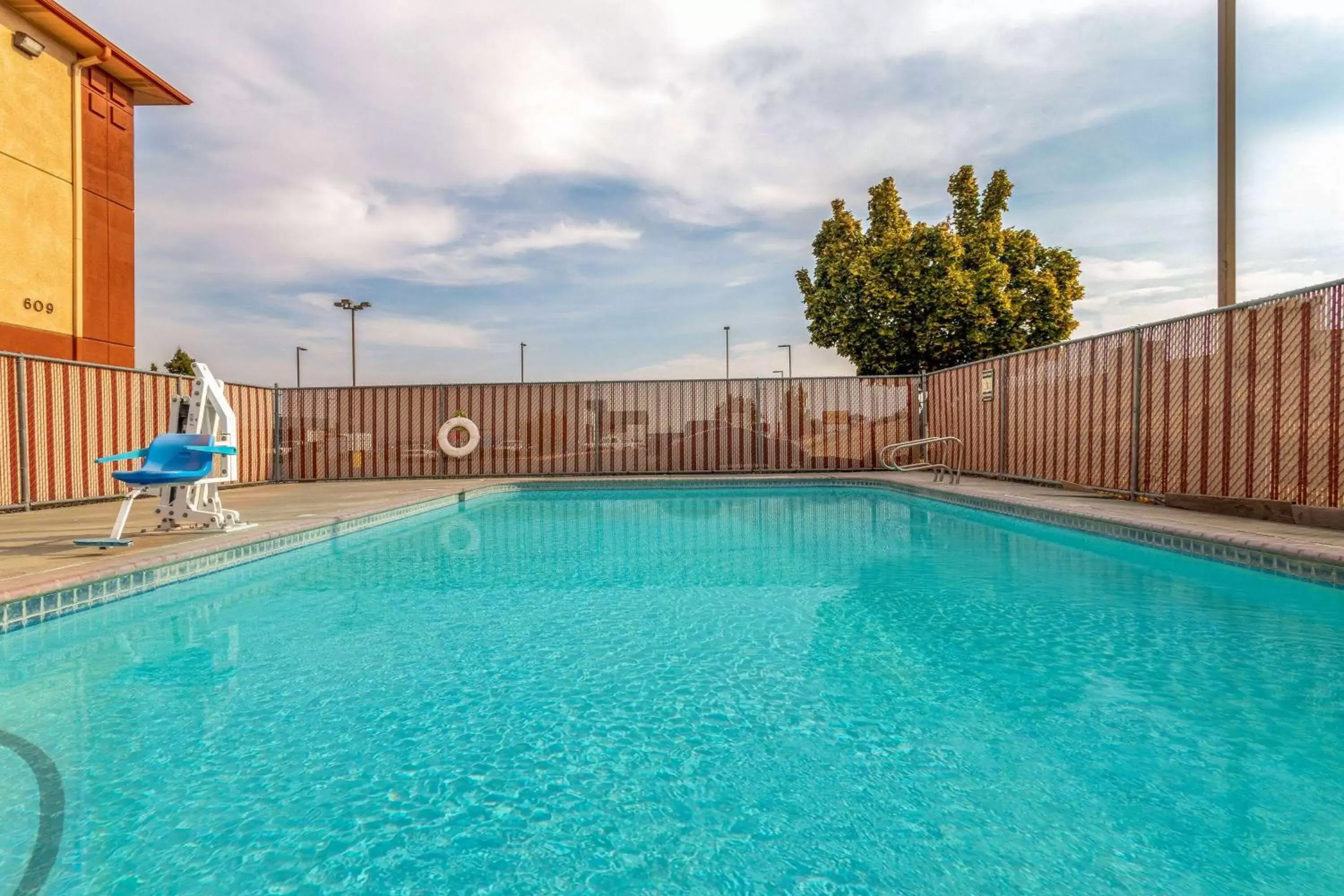 Pool view, Swimming Pool in Super 8 by Wyndham The Dalles OR