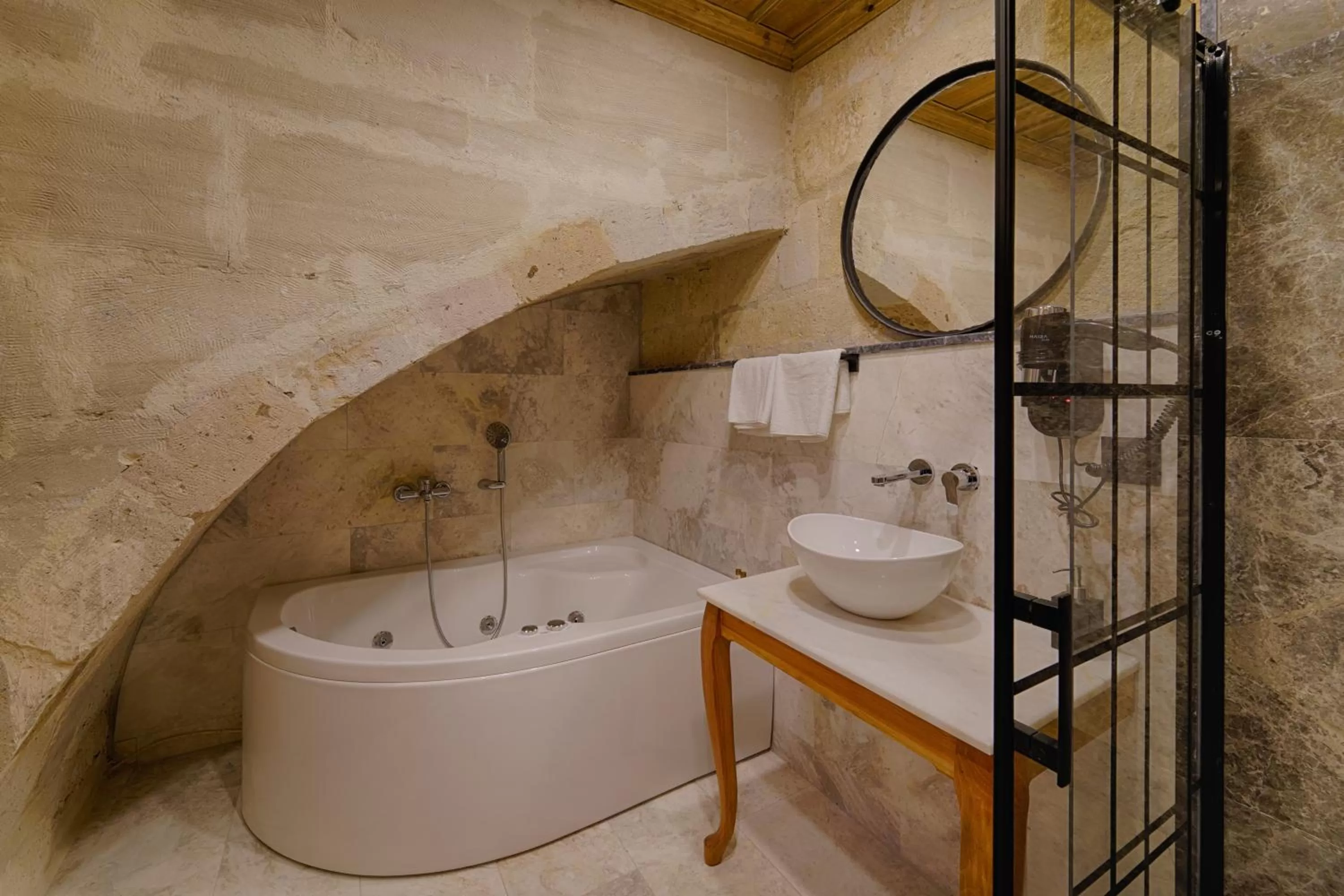 Shower in Concept Cave House