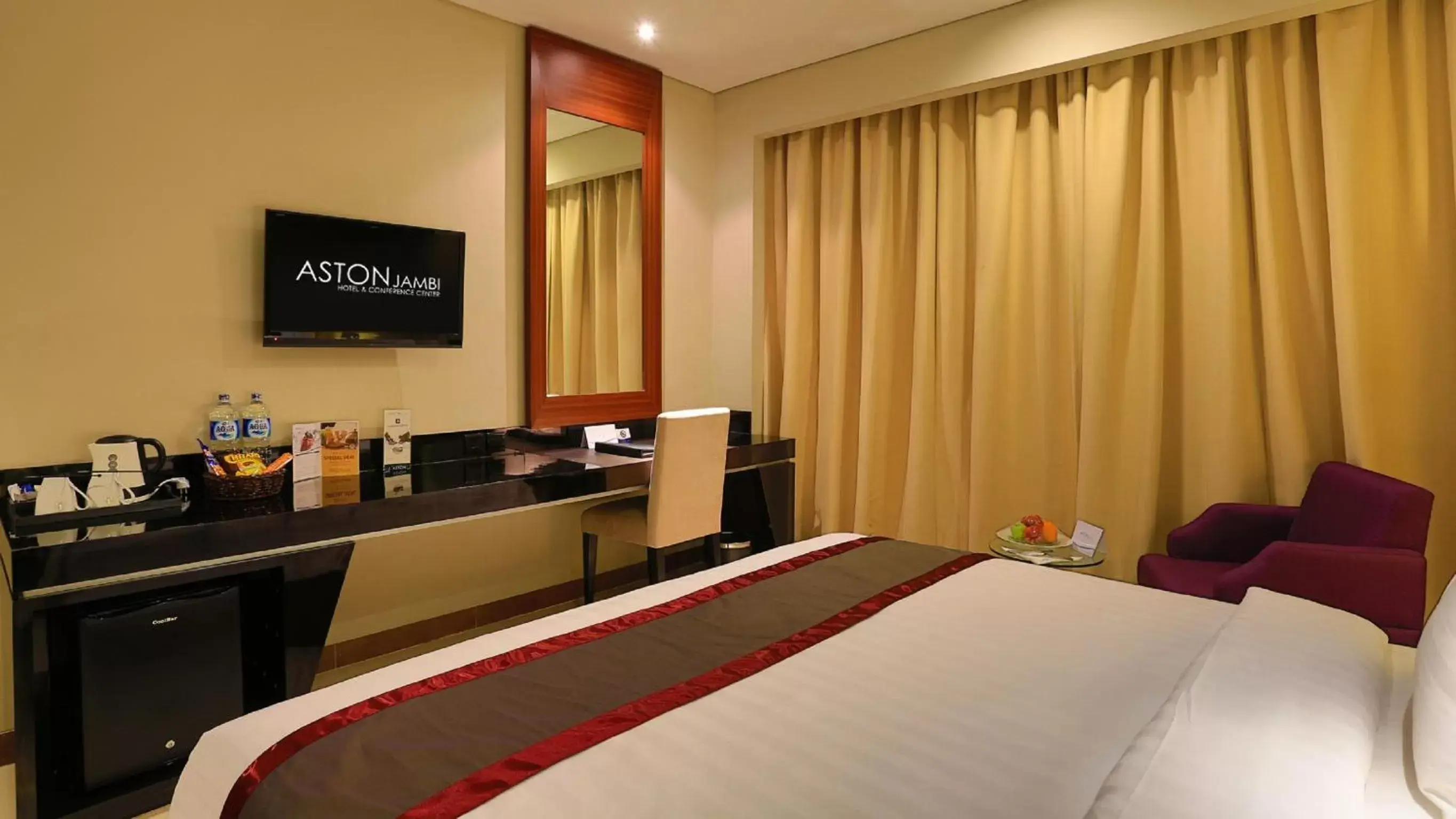 Bed in ASTON Jambi Hotel & Conference Center