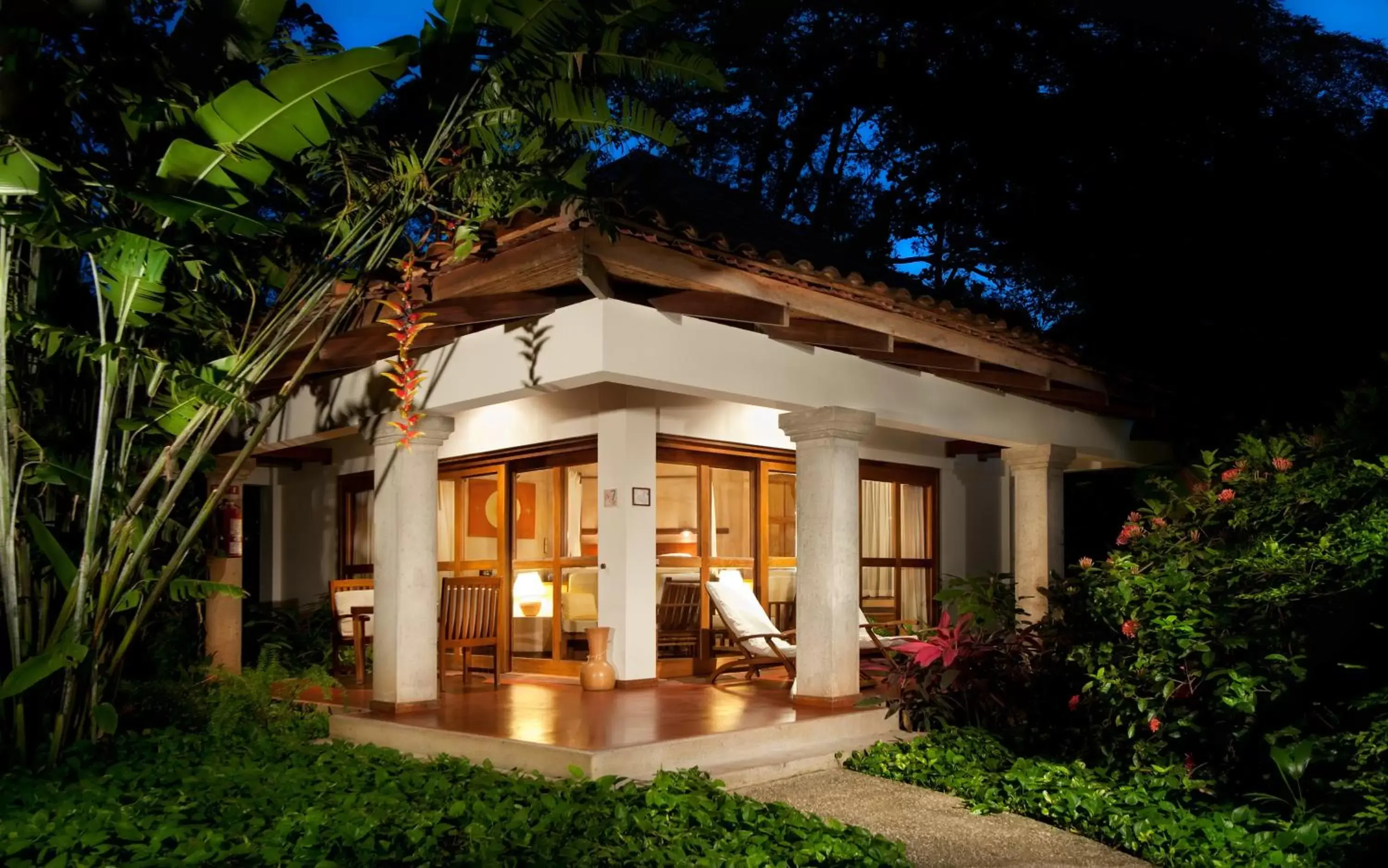 Photo of the whole room, Property Building in Capitán Suizo Beachfront Boutique Hotel