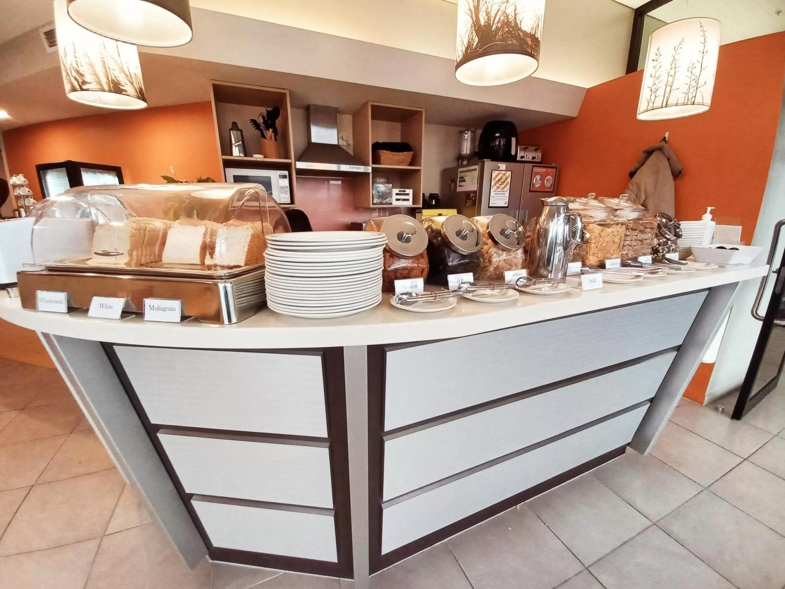 Continental breakfast in Quality Hotel Lincoln Green