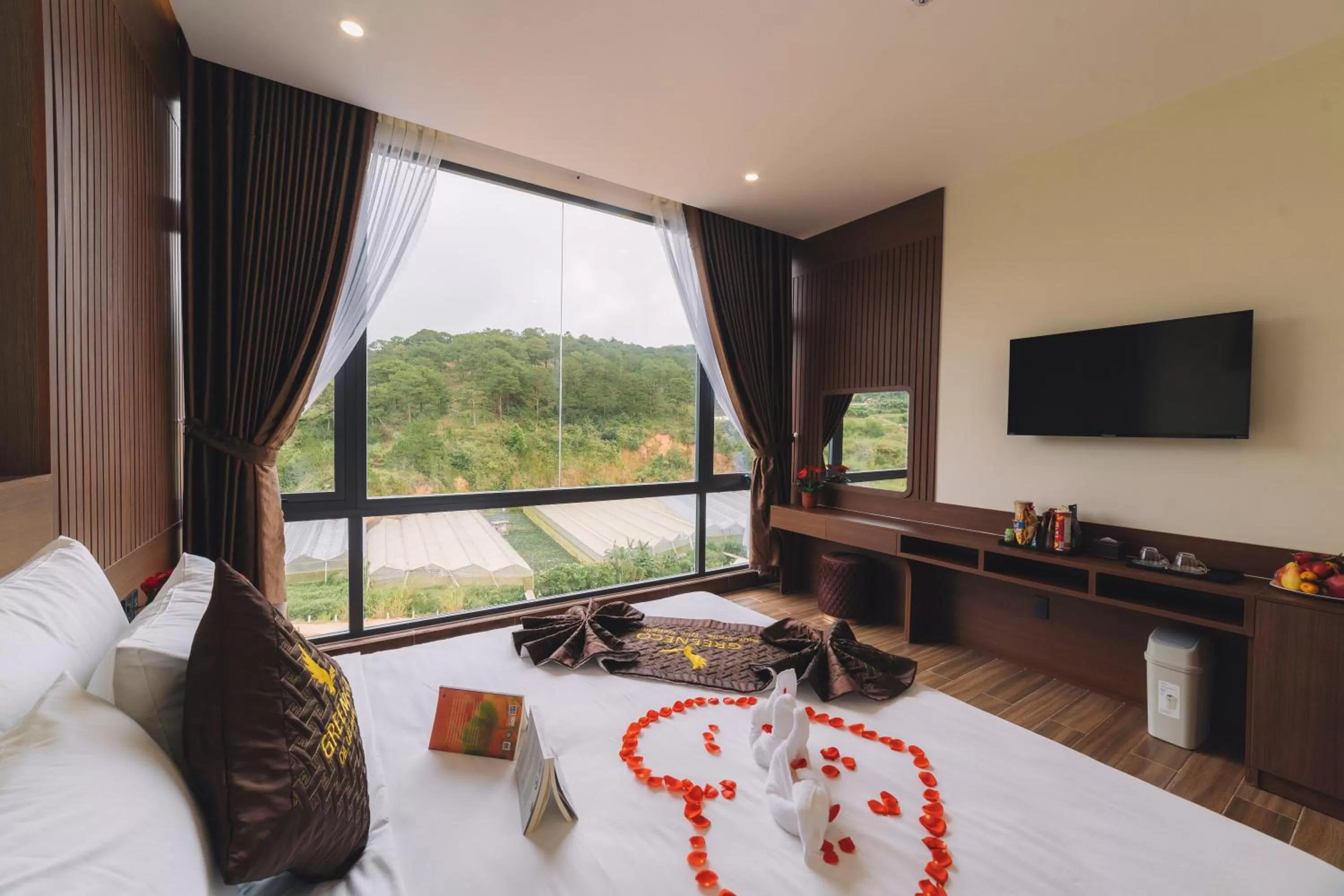 Natural landscape, Bed in GREENECO DA LAT HOTEL - Khách sạn Green Eco Đà Lạt