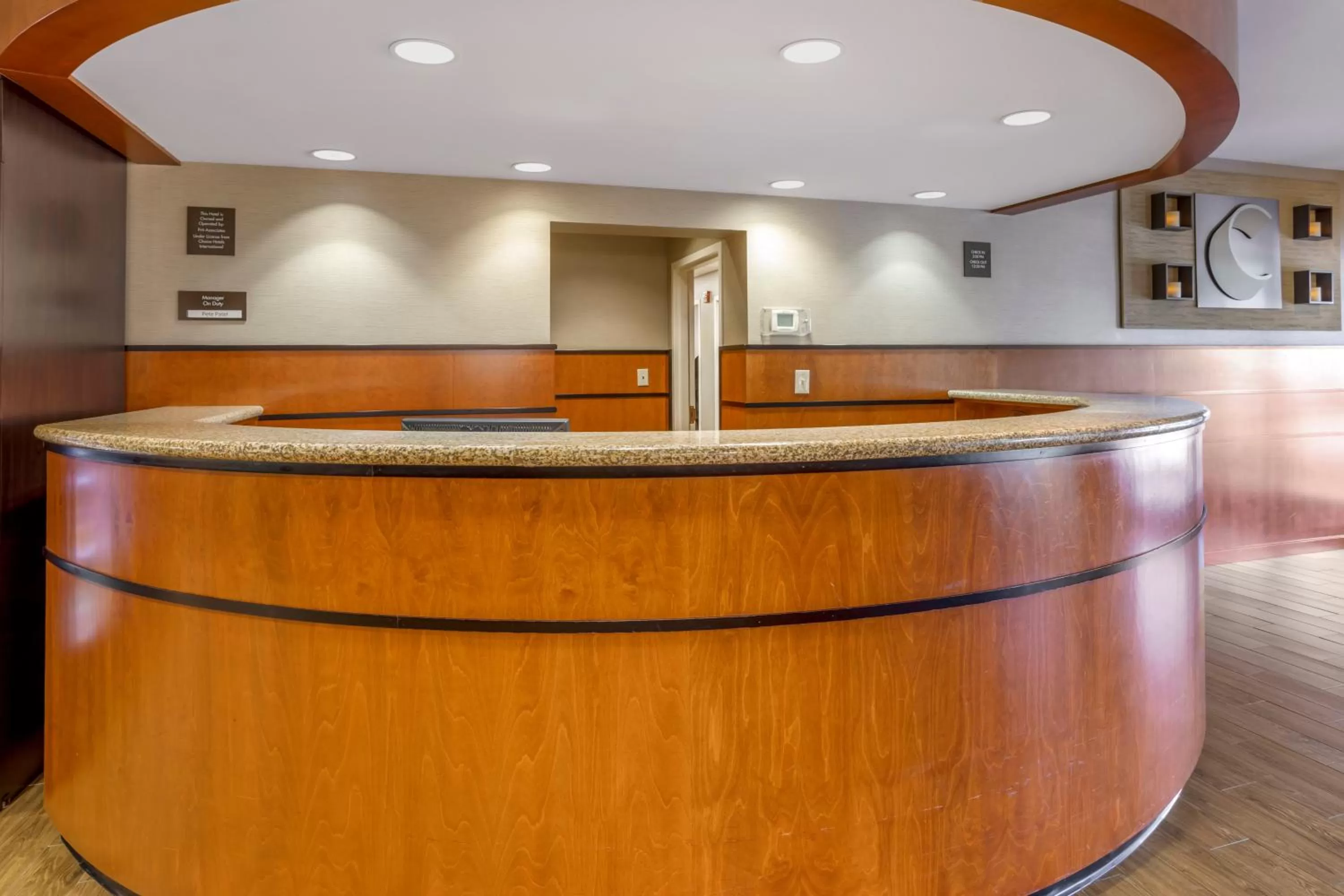 Lobby or reception in Comfort Suites Knoxville North