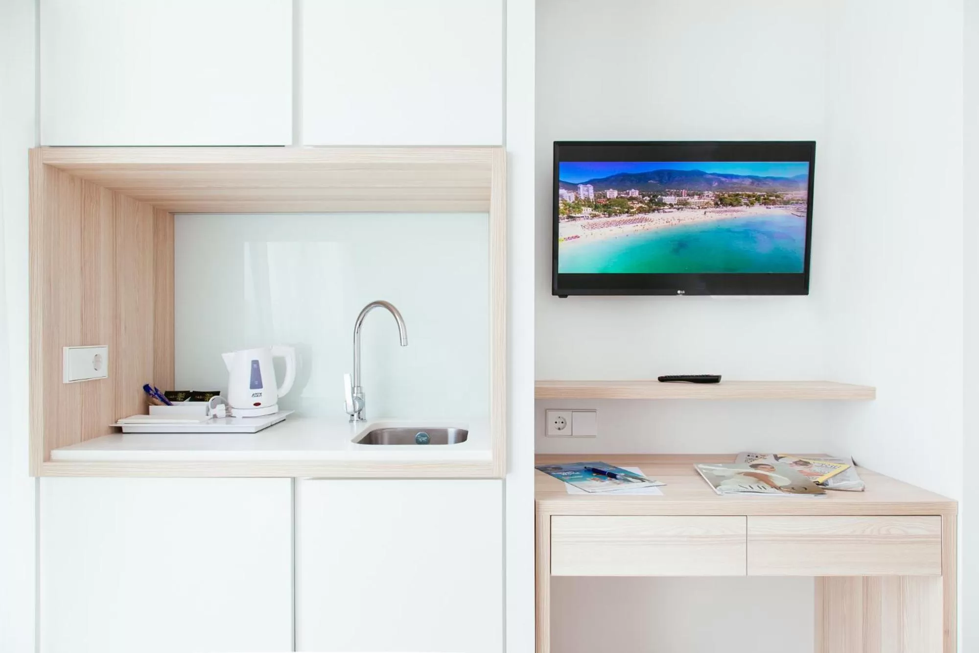 Decorative detail in Globales Acis y Galatea