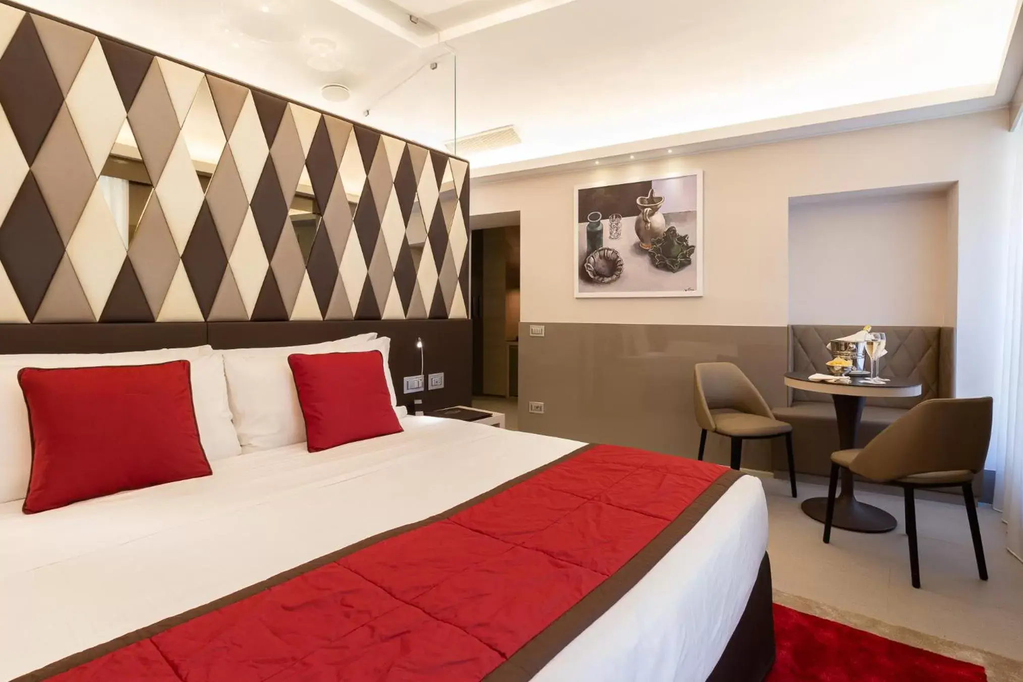 Photo of the whole room, Bed in Harry's Bar Trevi Hotel & Restaurant