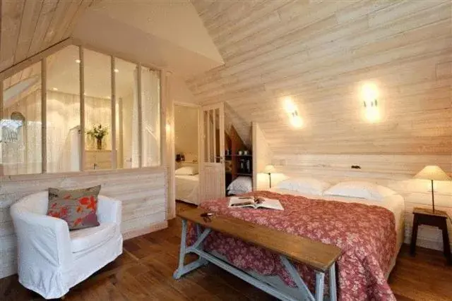 Photo of the whole room, Bed in Le Lodge Kerisper