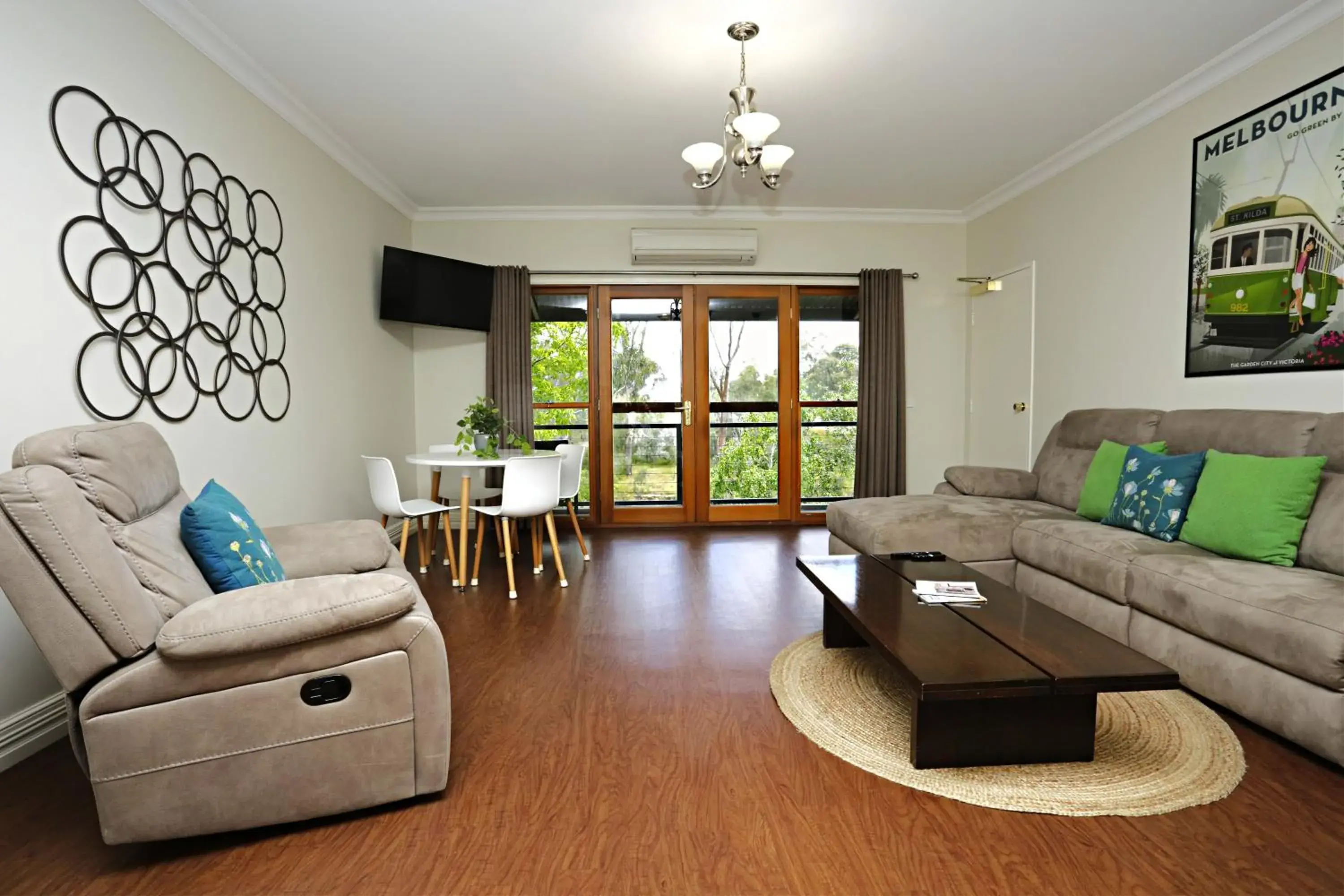 Living room, Seating Area in CocknBull Boutique Hotel Echuca