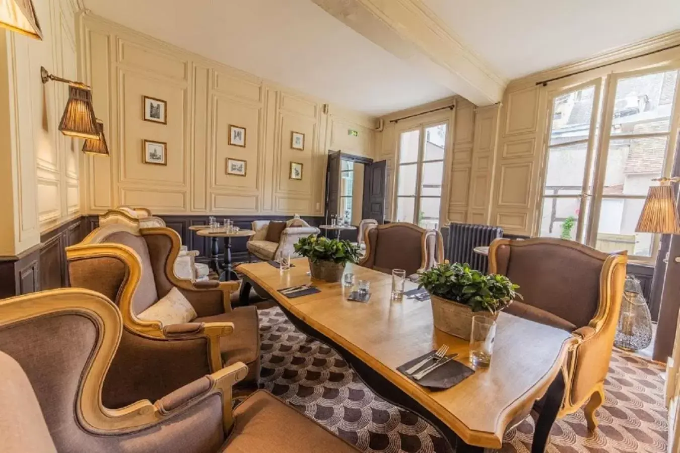 Restaurant/Places to Eat in Hôtel Particulier de Champrond