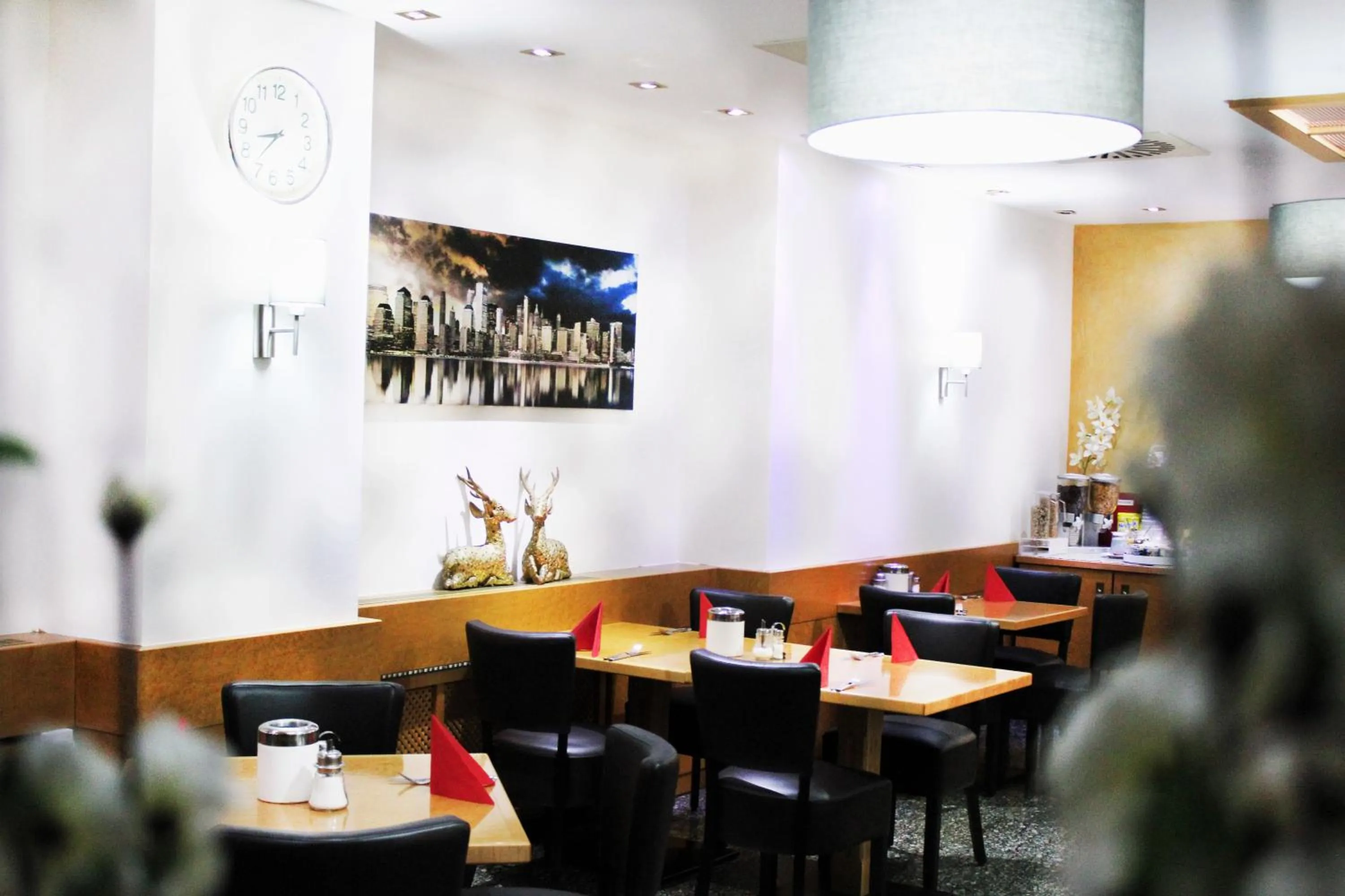 Area and facilities, Restaurant/Places to Eat in Hotel Batavia