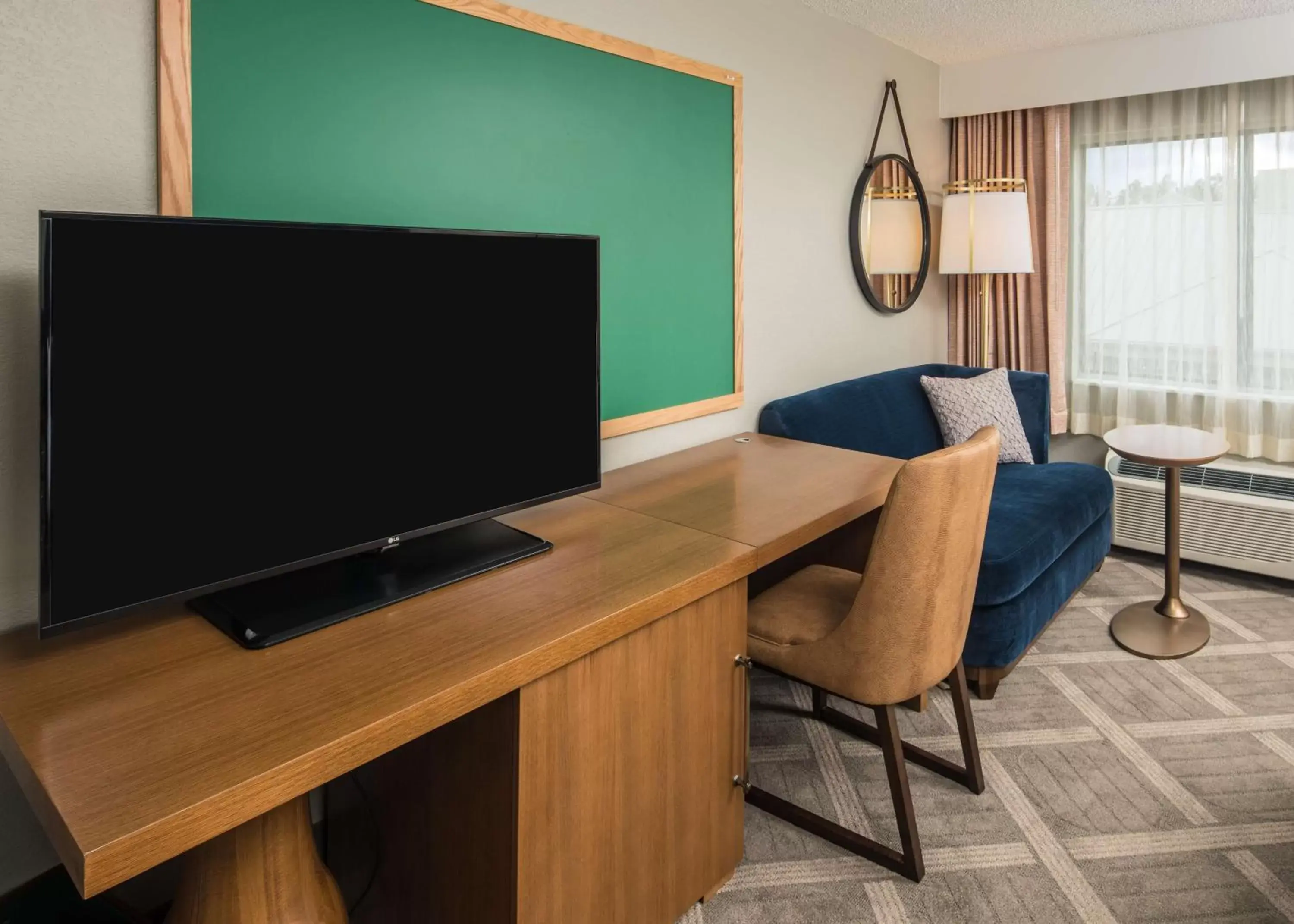 Bedroom, TV/Entertainment Center in DoubleTree by Hilton Gainesville