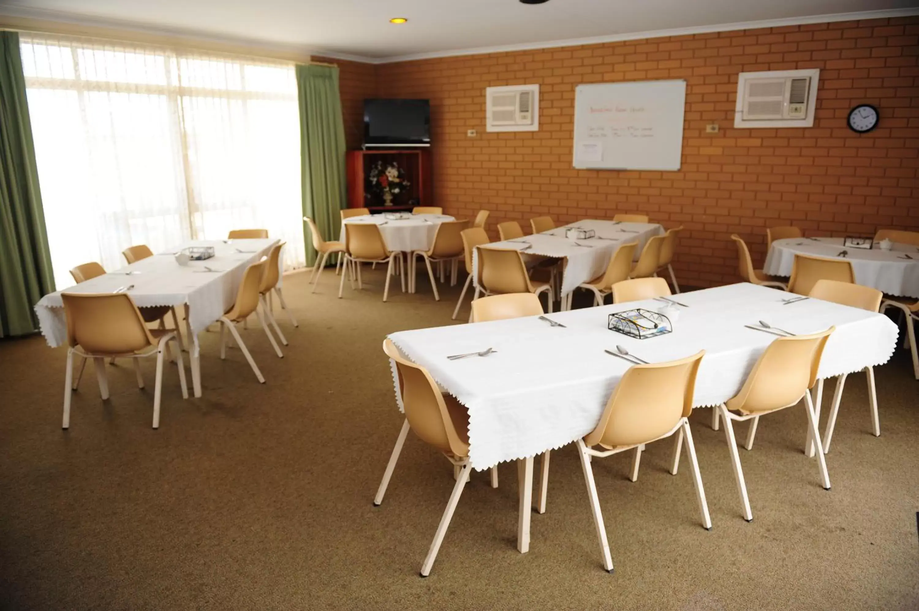 Restaurant/Places to Eat in Mildura Plaza Motor Inn