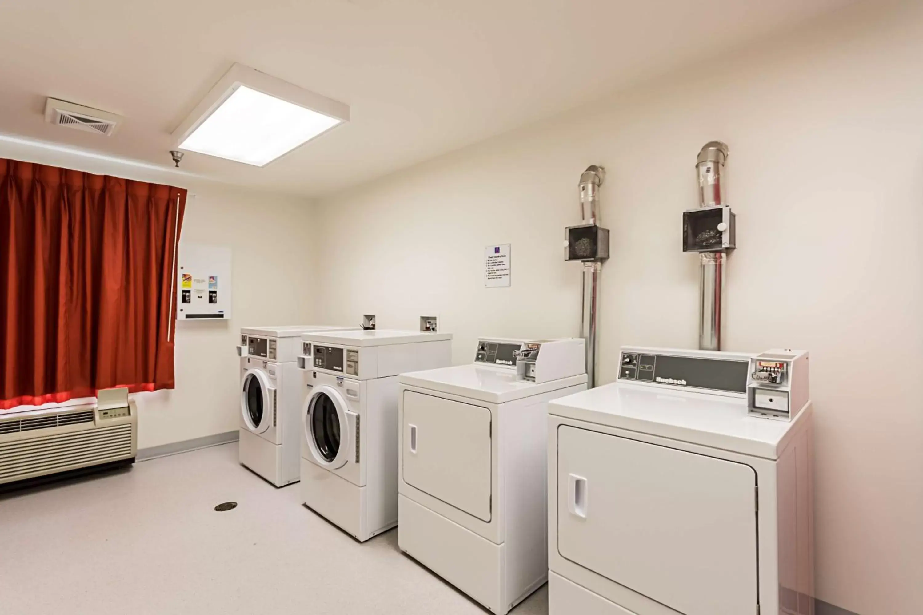 laundry, Kitchen/Kitchenette in Motel 6-Moosomin, SK